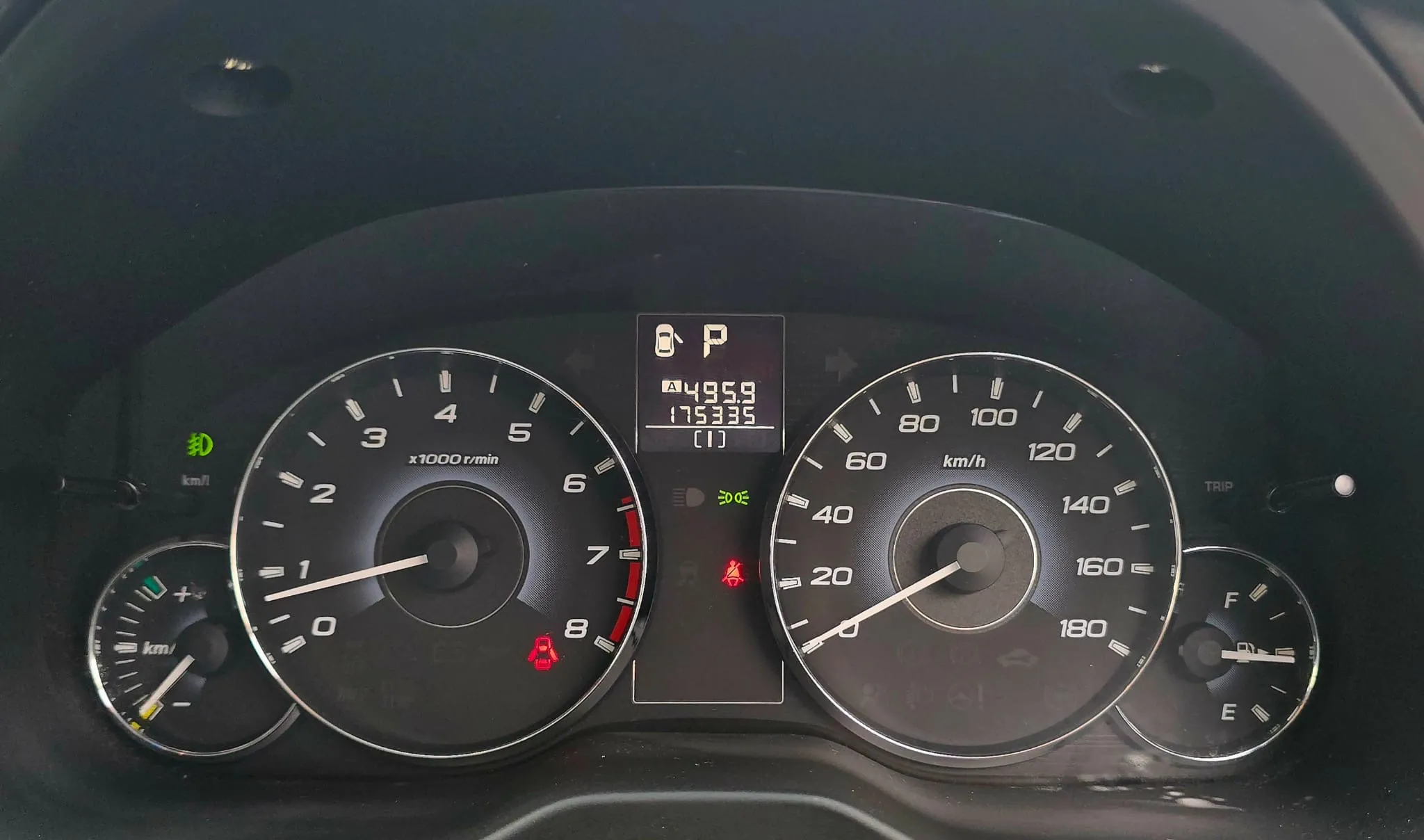 2010 Subaru Legacy  Carousel 3