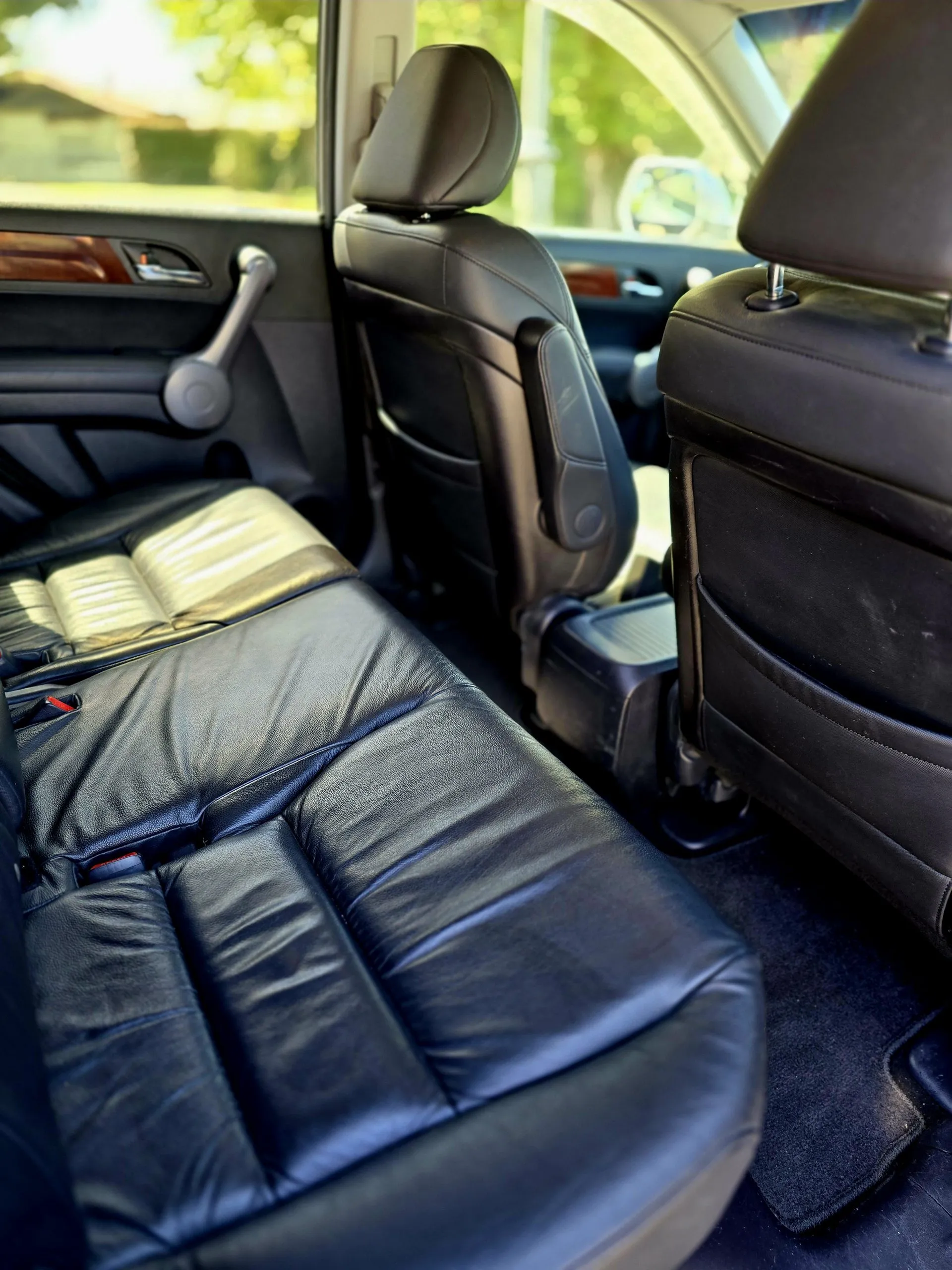 2007 Honda CR-V Hybrid – 121,400km’s Carousel 6