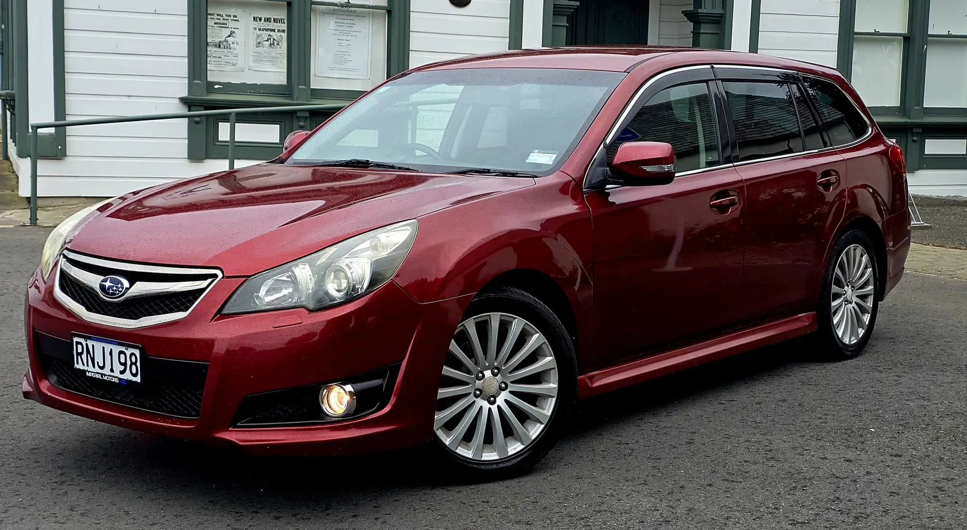 2010 Subaru Legacy  Carousel 9