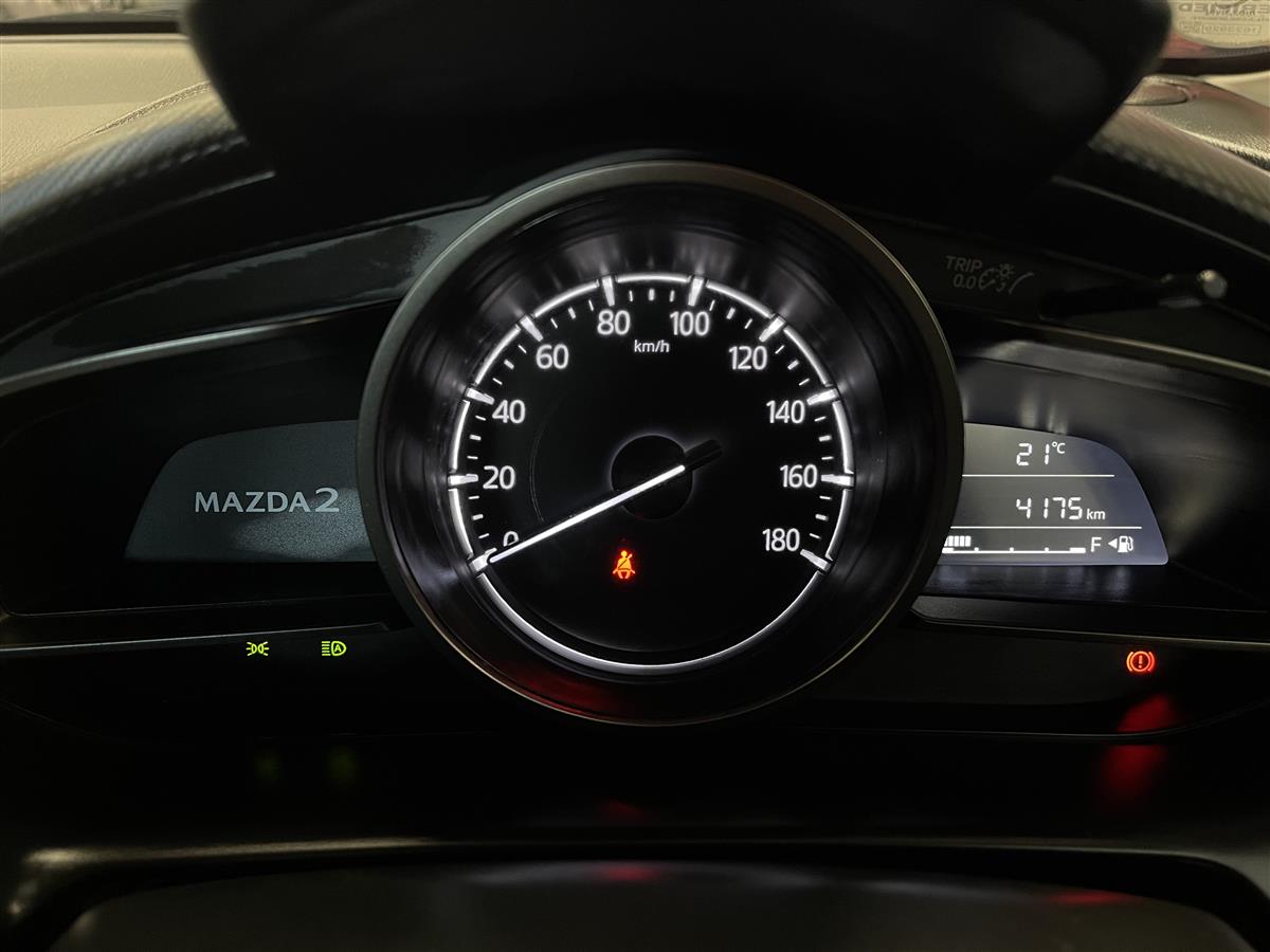 2023 Mazda 2 Carousel 17