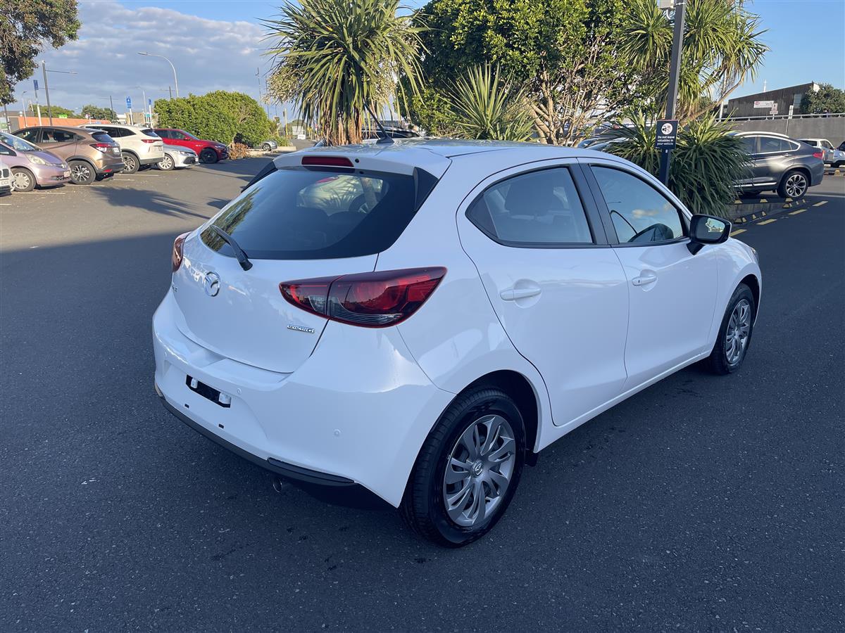 2023 Mazda 2 Carousel 4