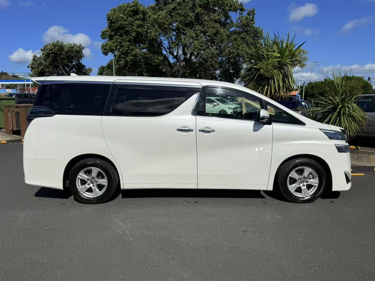 2018 Toyota Vellfire Carousel 3