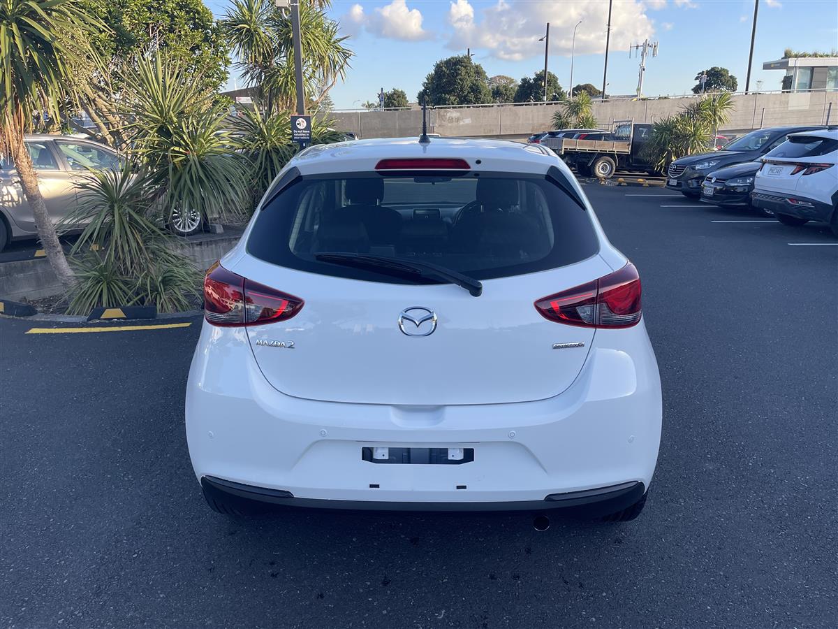 2023 Mazda 2 Carousel 5