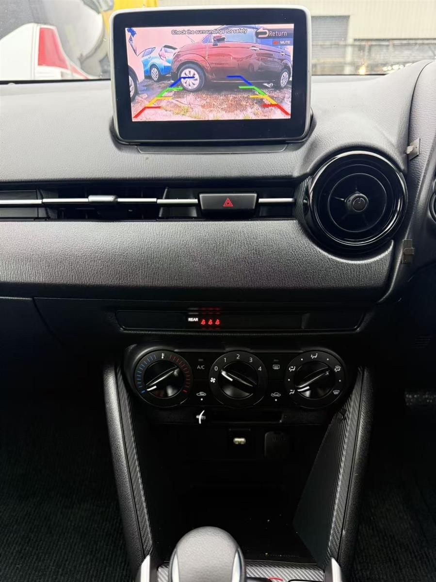 2023 Mazda 2 Carousel 13