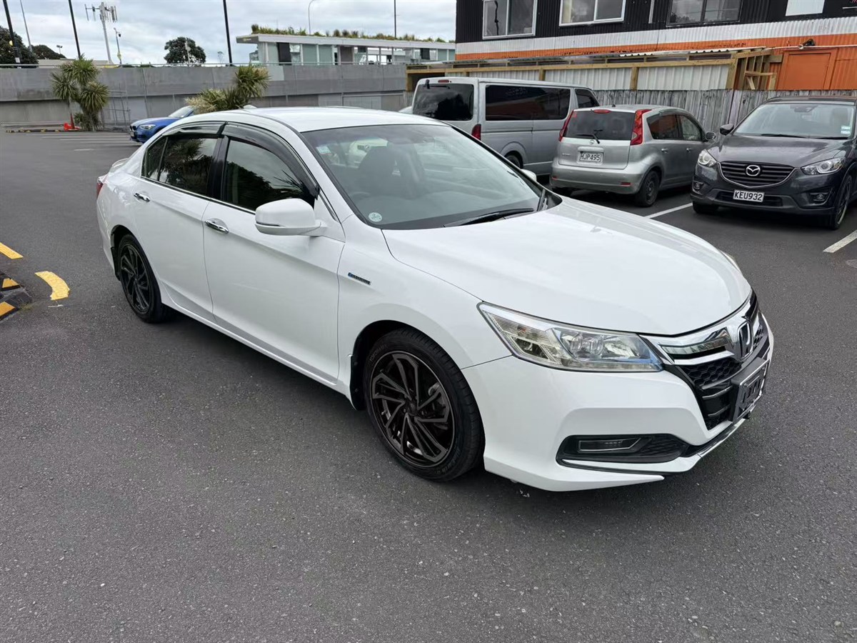 2013 Honda Accord Hybrid Collage 2