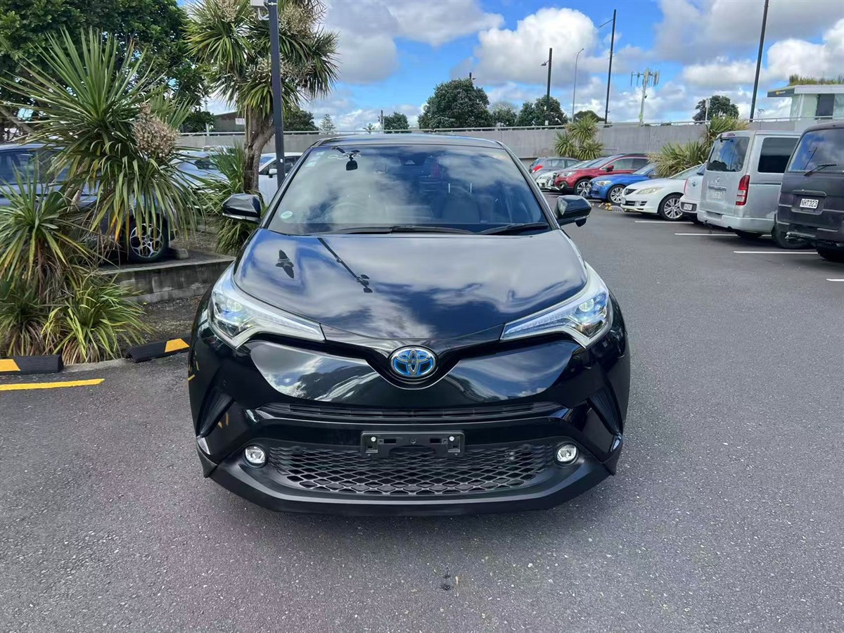 second hand 2019 Toyota C-HR Hybrid for sale NZ Collage 1