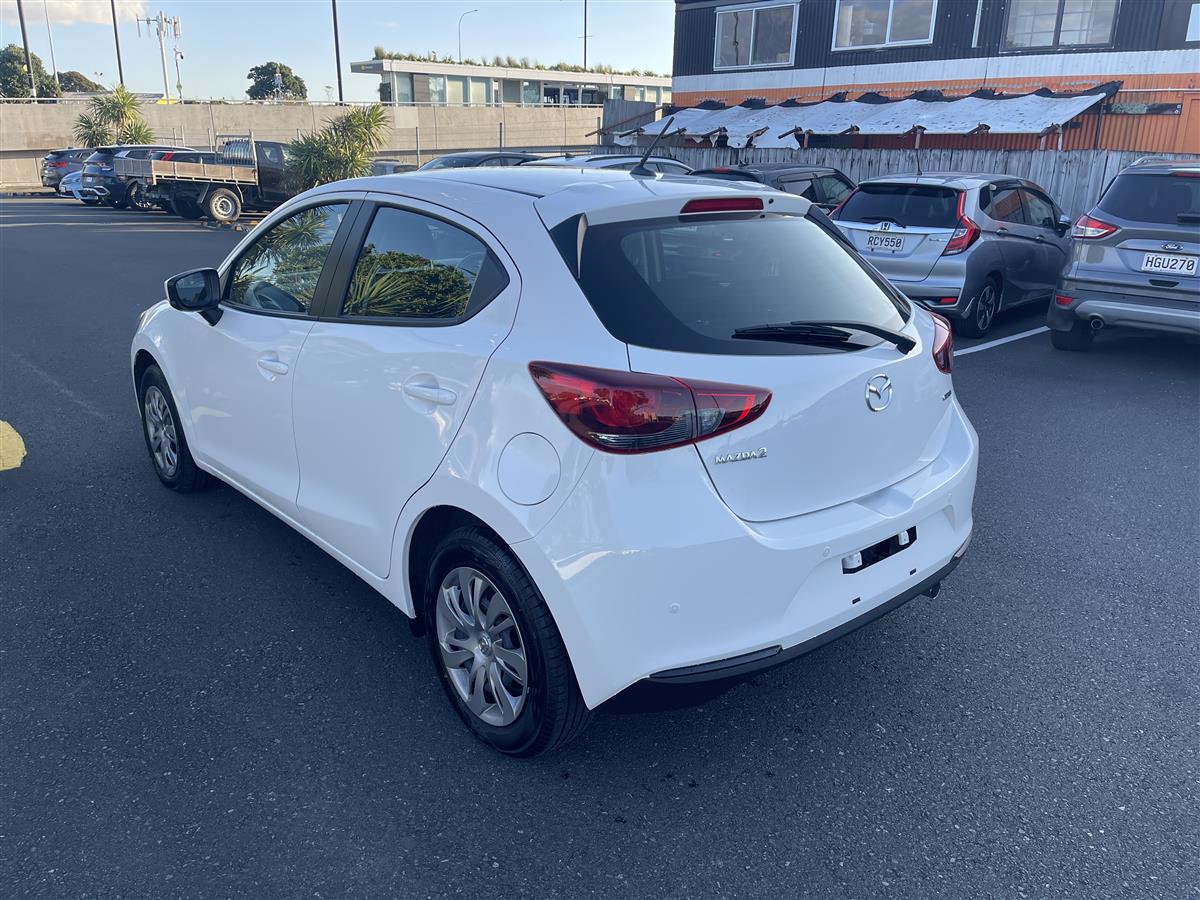 2023 Mazda 2 Carousel 6
