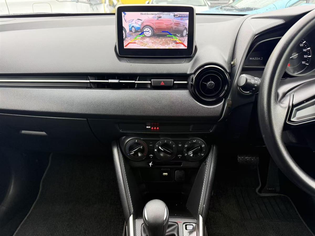 2023 Mazda 2 Carousel 12