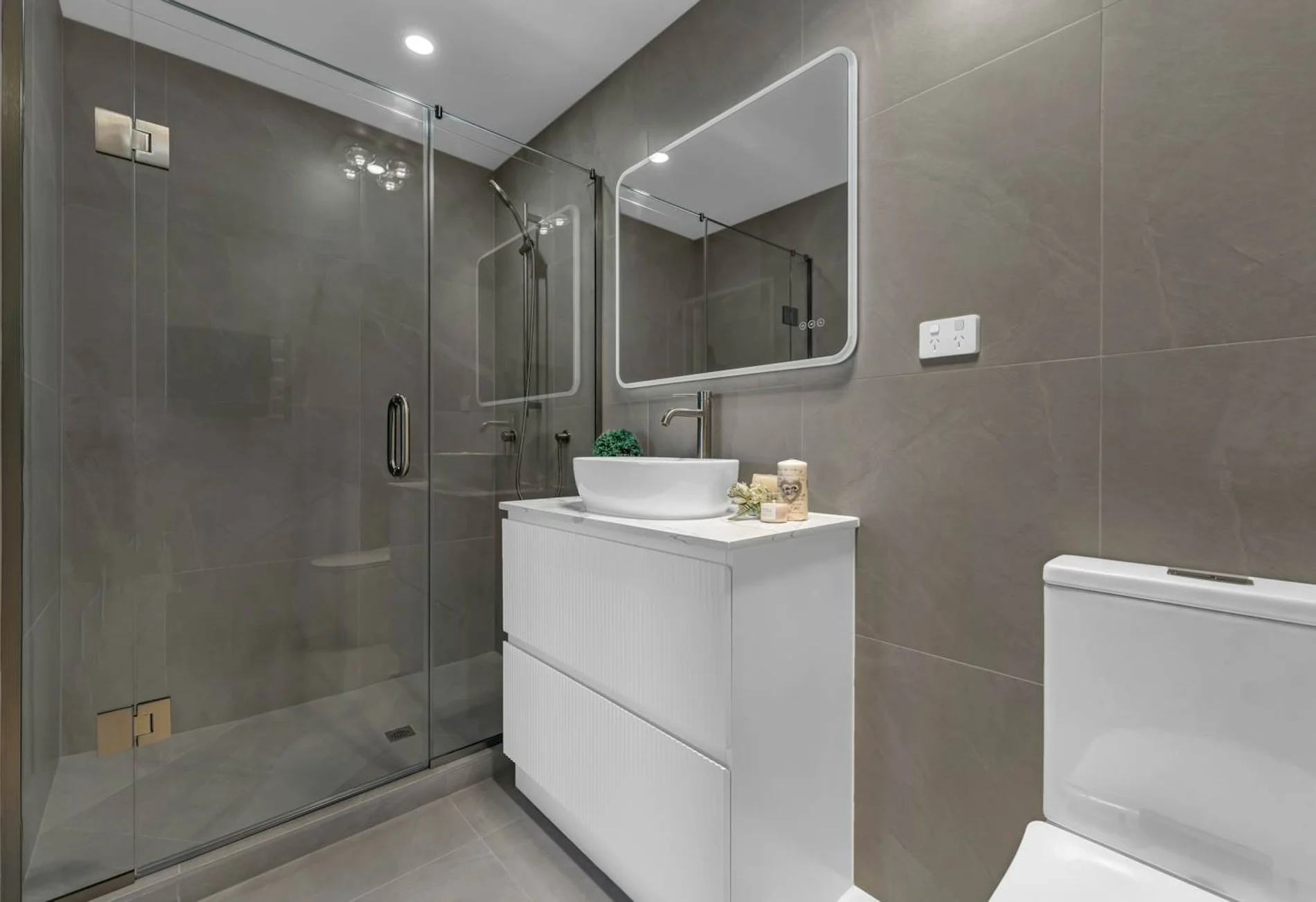 27A Mahia Road, Manurewa Auckland 2102 Carousel 1