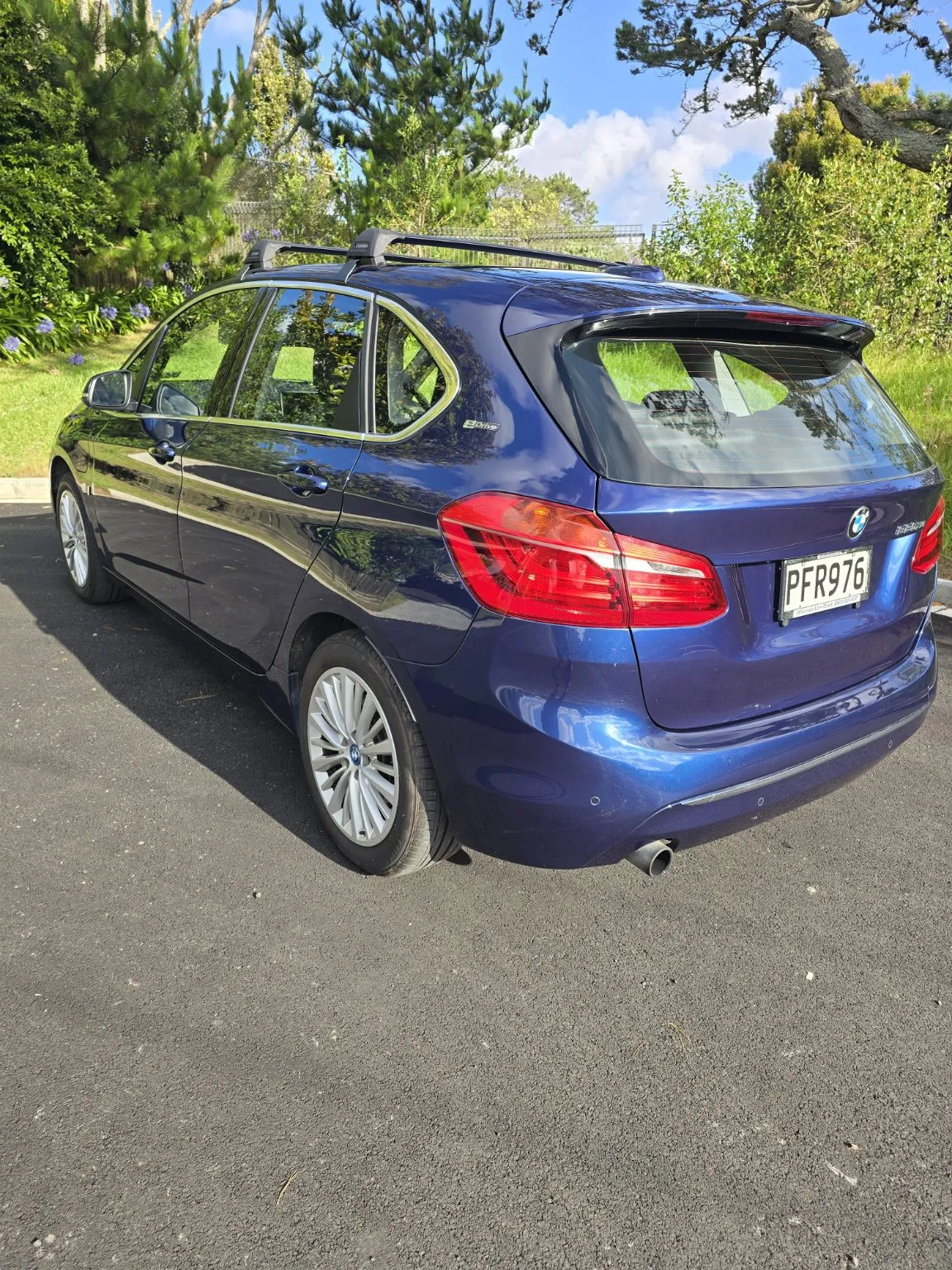 2017 BMW 225xe BMW series Carousel 1