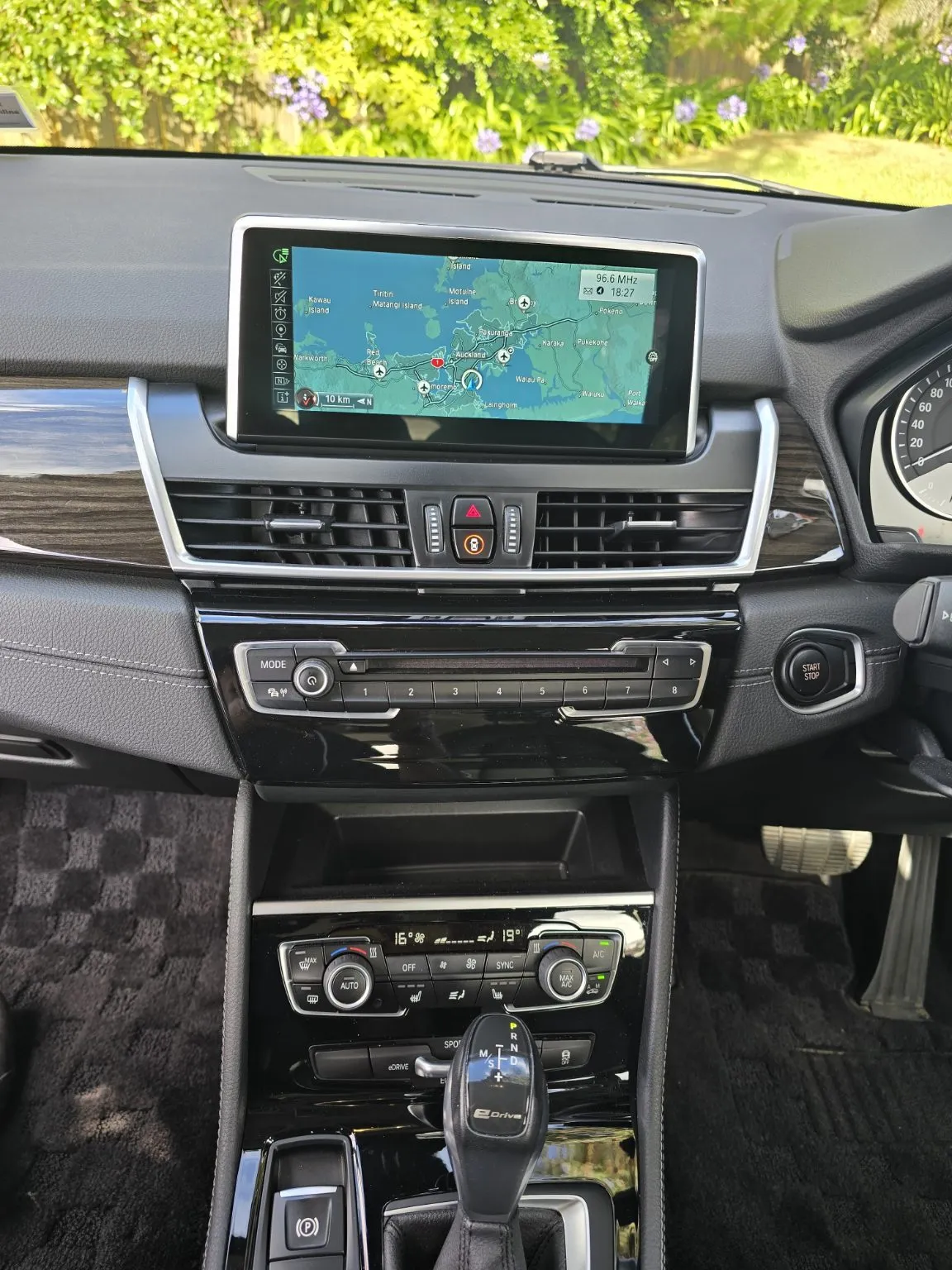 2017 BMW 225xe BMW series Carousel 12