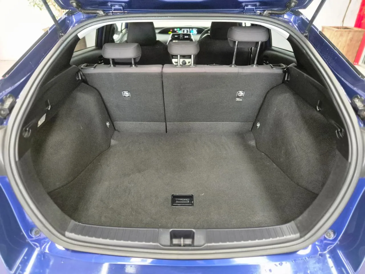 2016 Toyota Prius Carousel 10