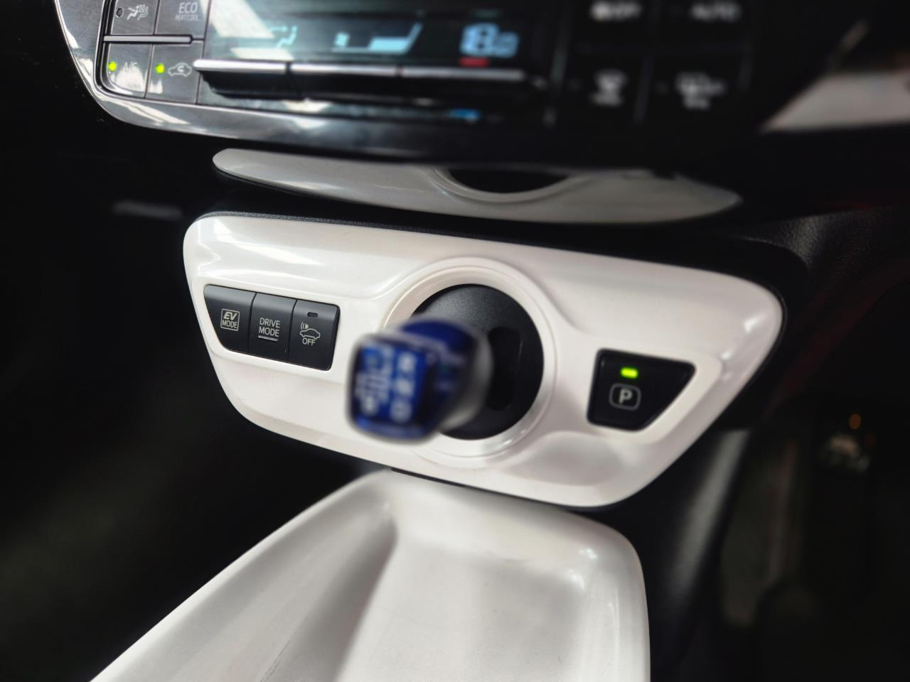 2016 Toyota Prius Carousel 7
