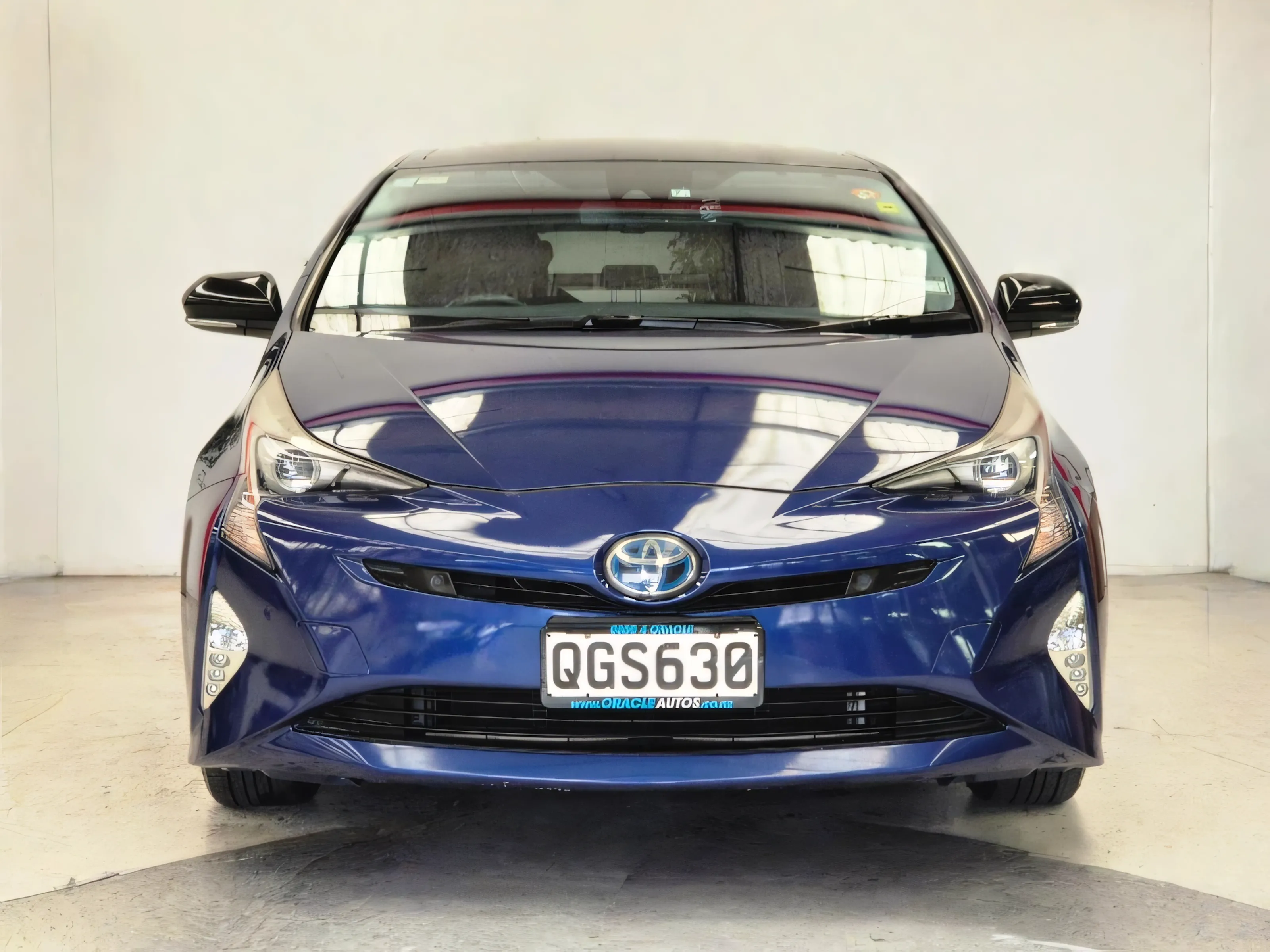 2016 Toyota Prius Carousel 1