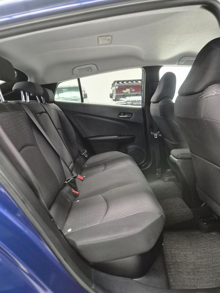 2016 Toyota Prius Carousel 4