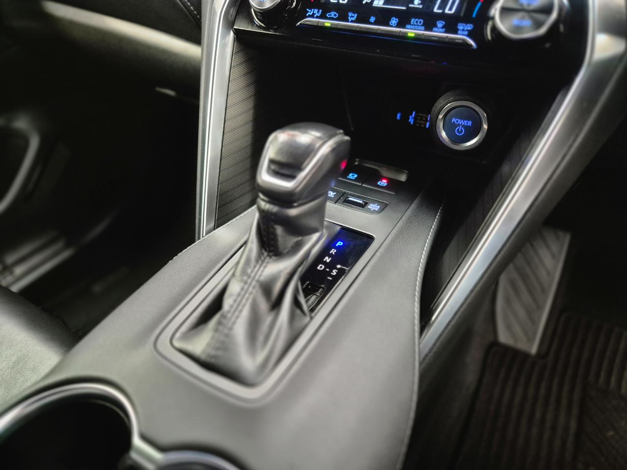 2020 Toyota Harrier HYBRID G Carousel 5