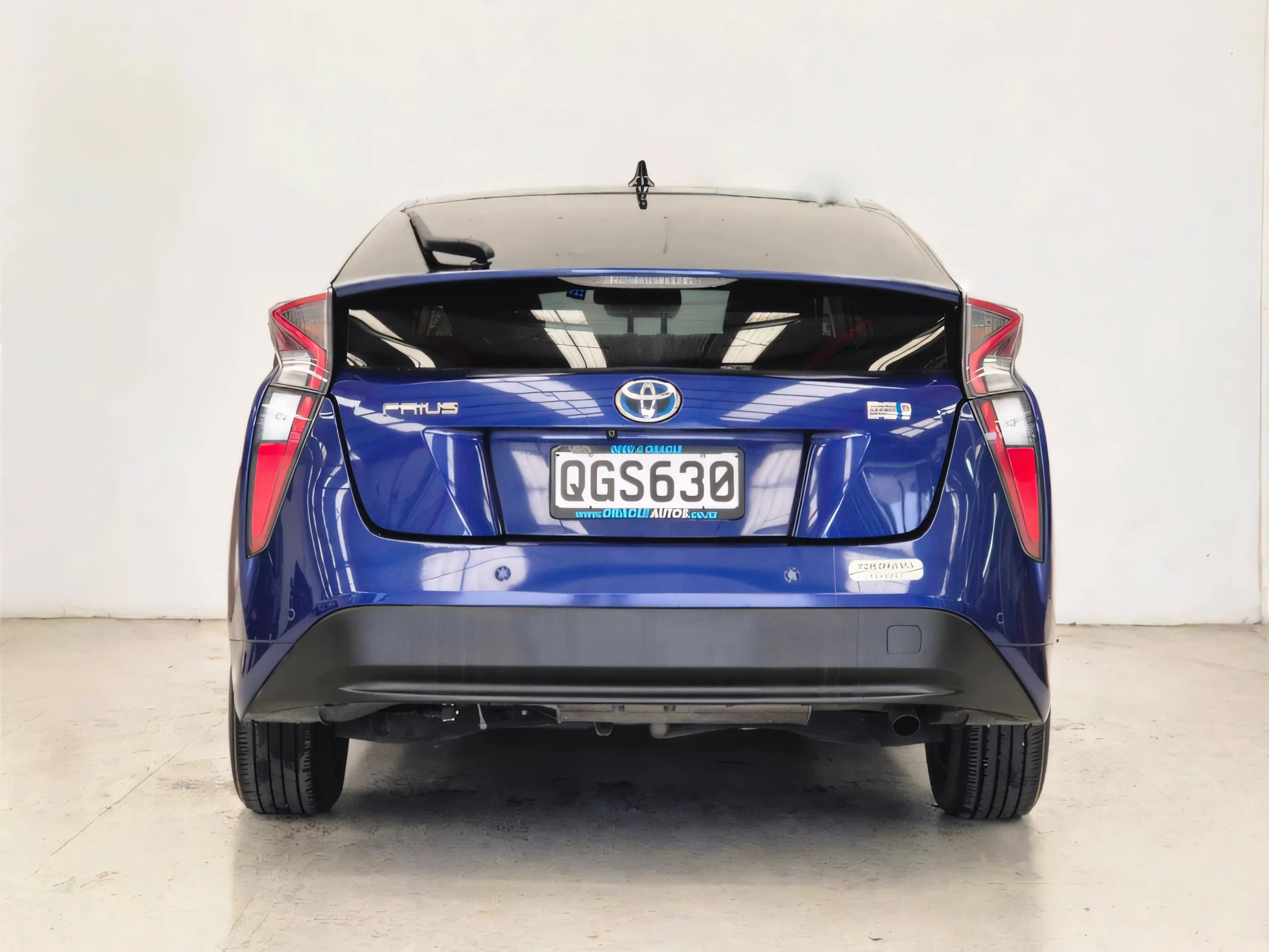 2016 Toyota Prius Carousel 3