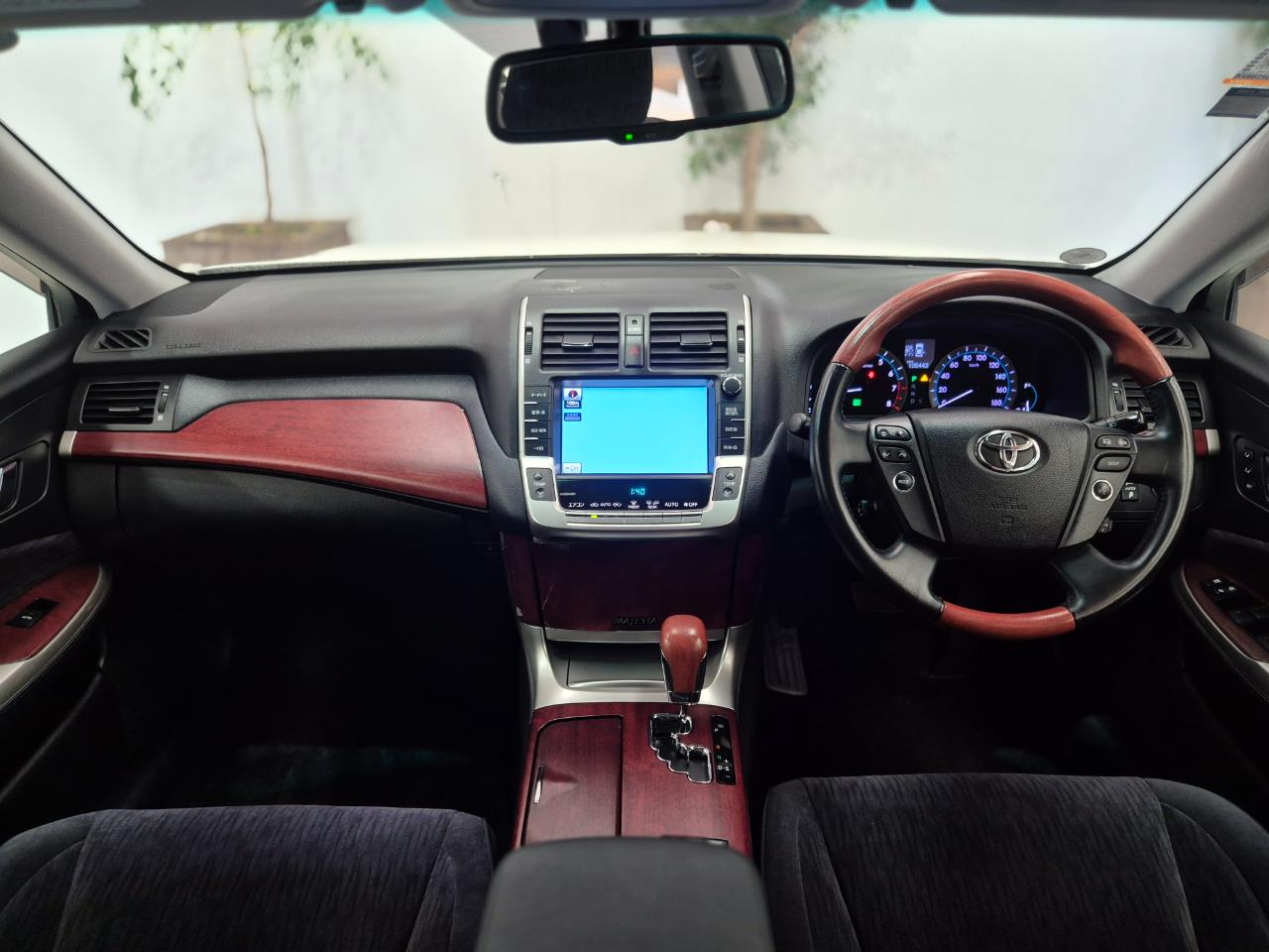 2011 Toyota Crown Majesta A Type V8 For Sale ! Carousel 12