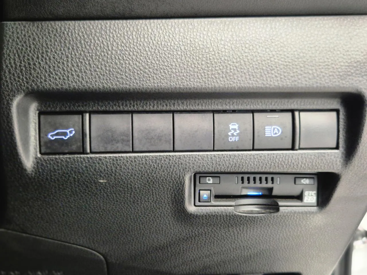 2020 Toyota Harrier HYBRID G Carousel 6