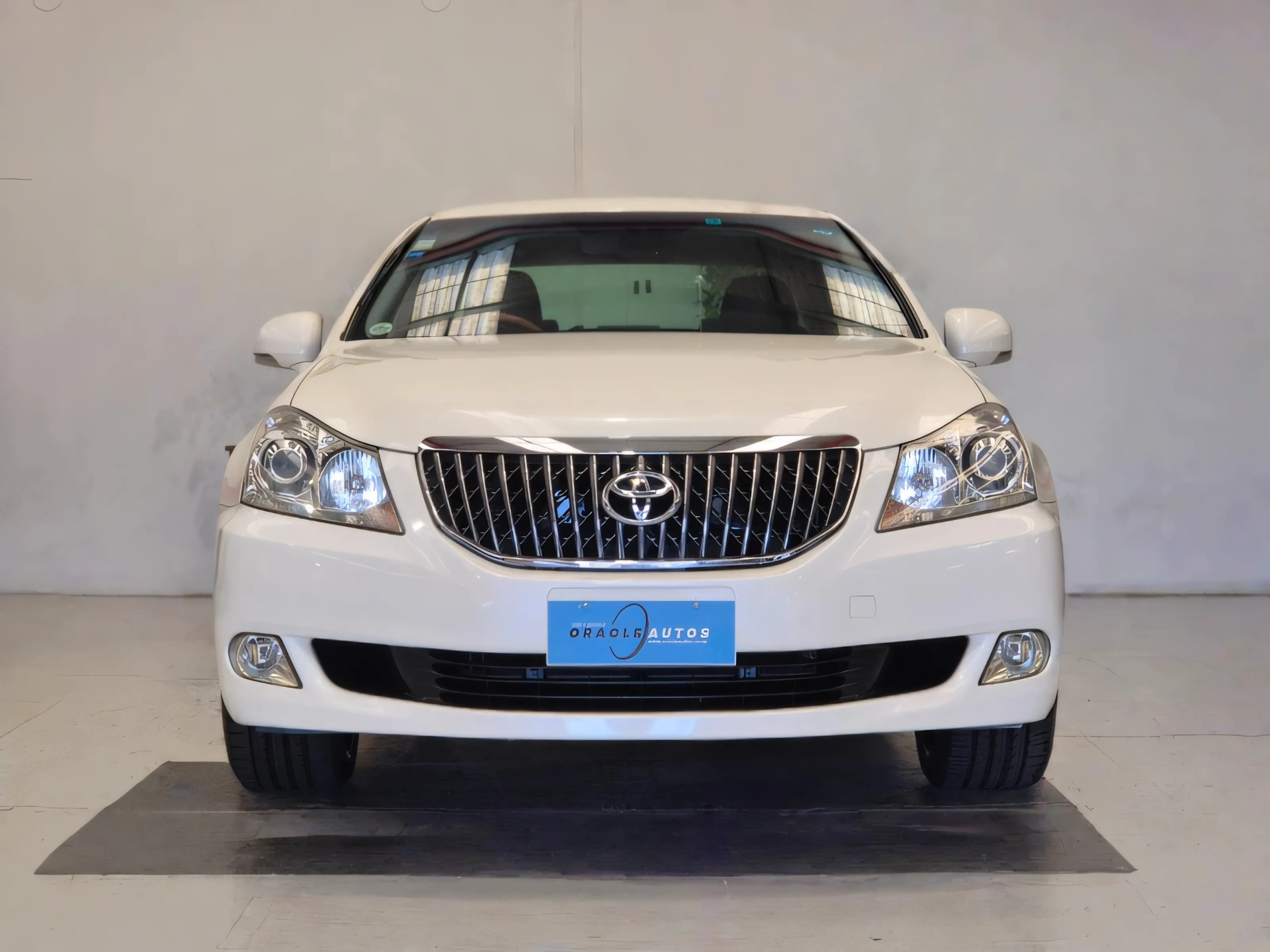 2011 Toyota Crown Majesta A Type V8 For Sale ! Carousel 3