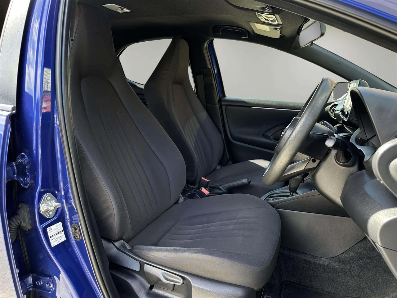 second hand 2021 Toyota Yaris HYBRID X PUSH START for sale NZ Collage 2
