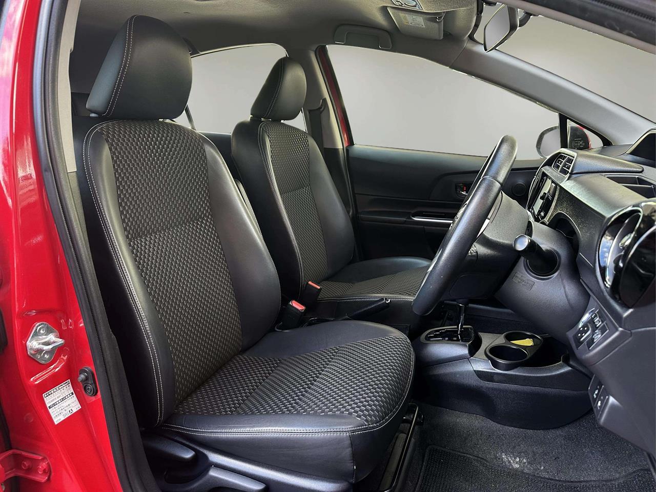 second hand 2015 Toyota AQUA X-Urban PUSH START for sale NZ Collage 1