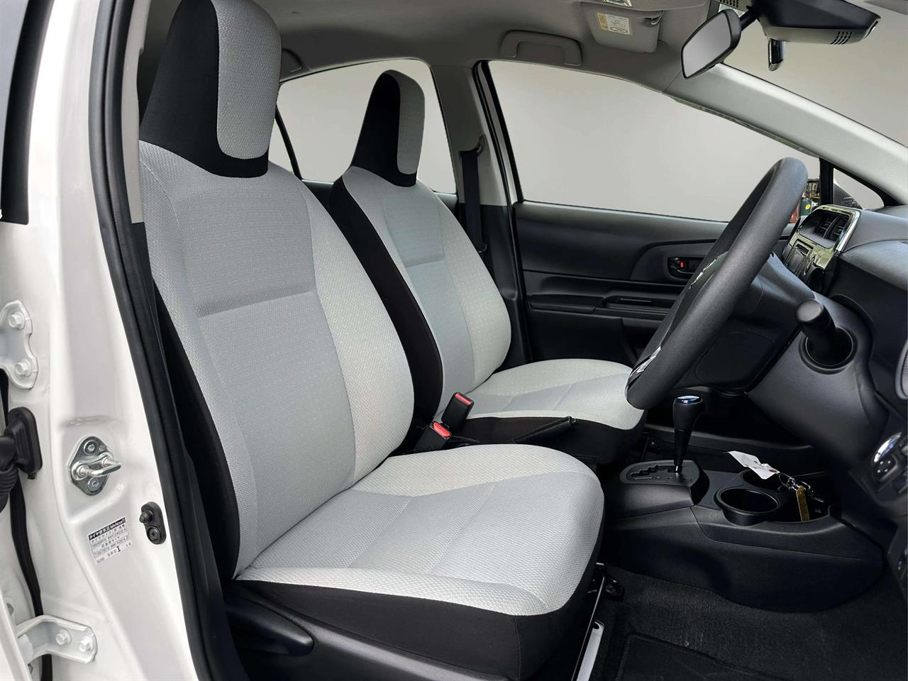 second hand 2021 Toyota AQUA S BUSINESS PACKAGE PUSH START for sale NZ Collage 2