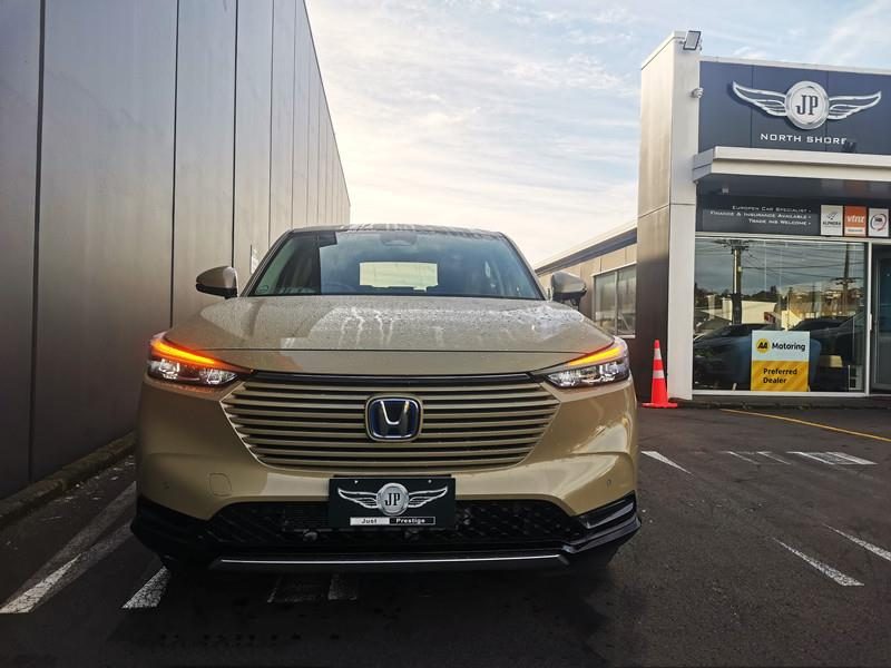 2021 Honda Vezel Z AWD High Spec / SALE!! Carousel 1