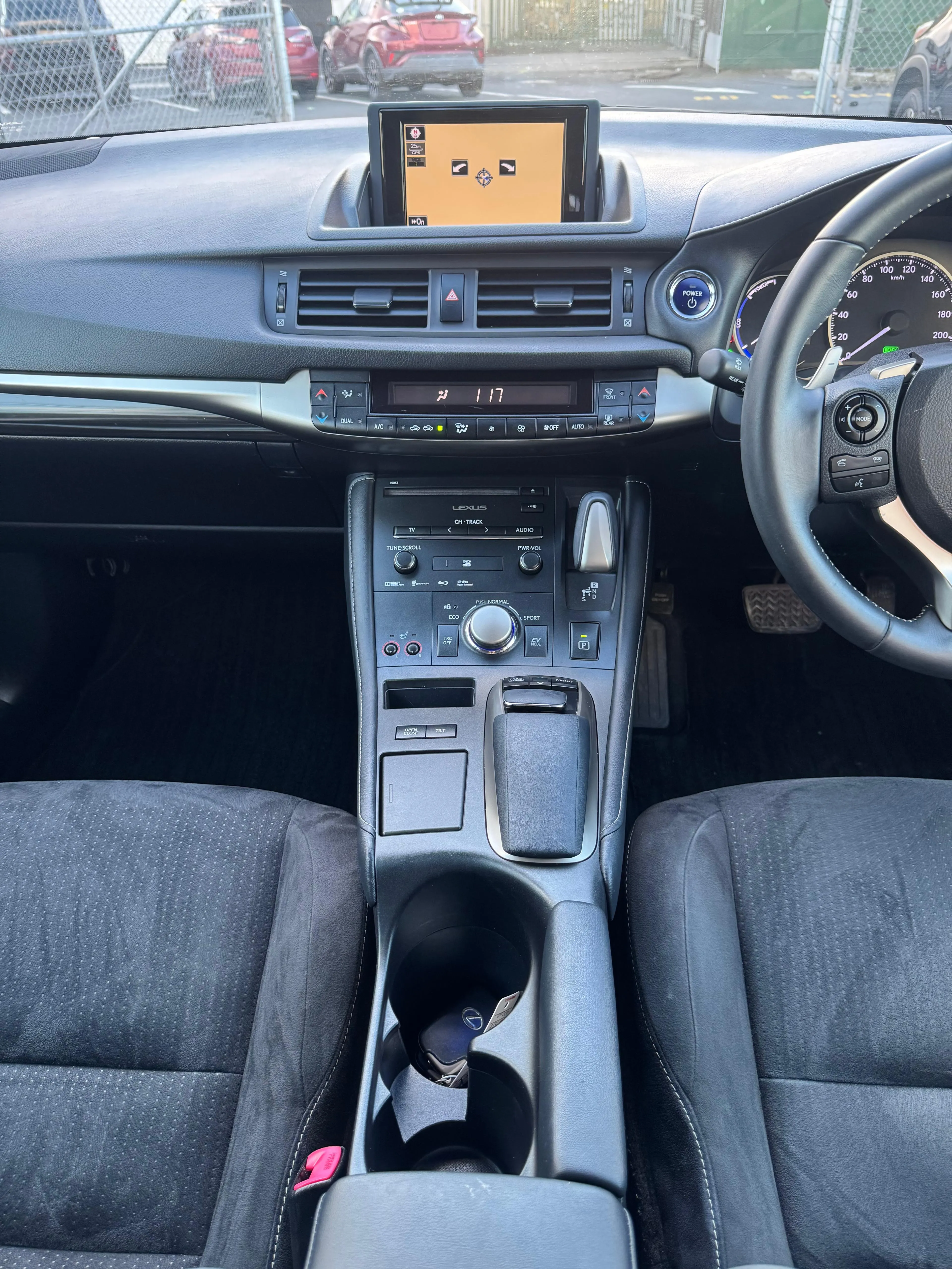 LEXUS CT200H 2014  Carousel 17