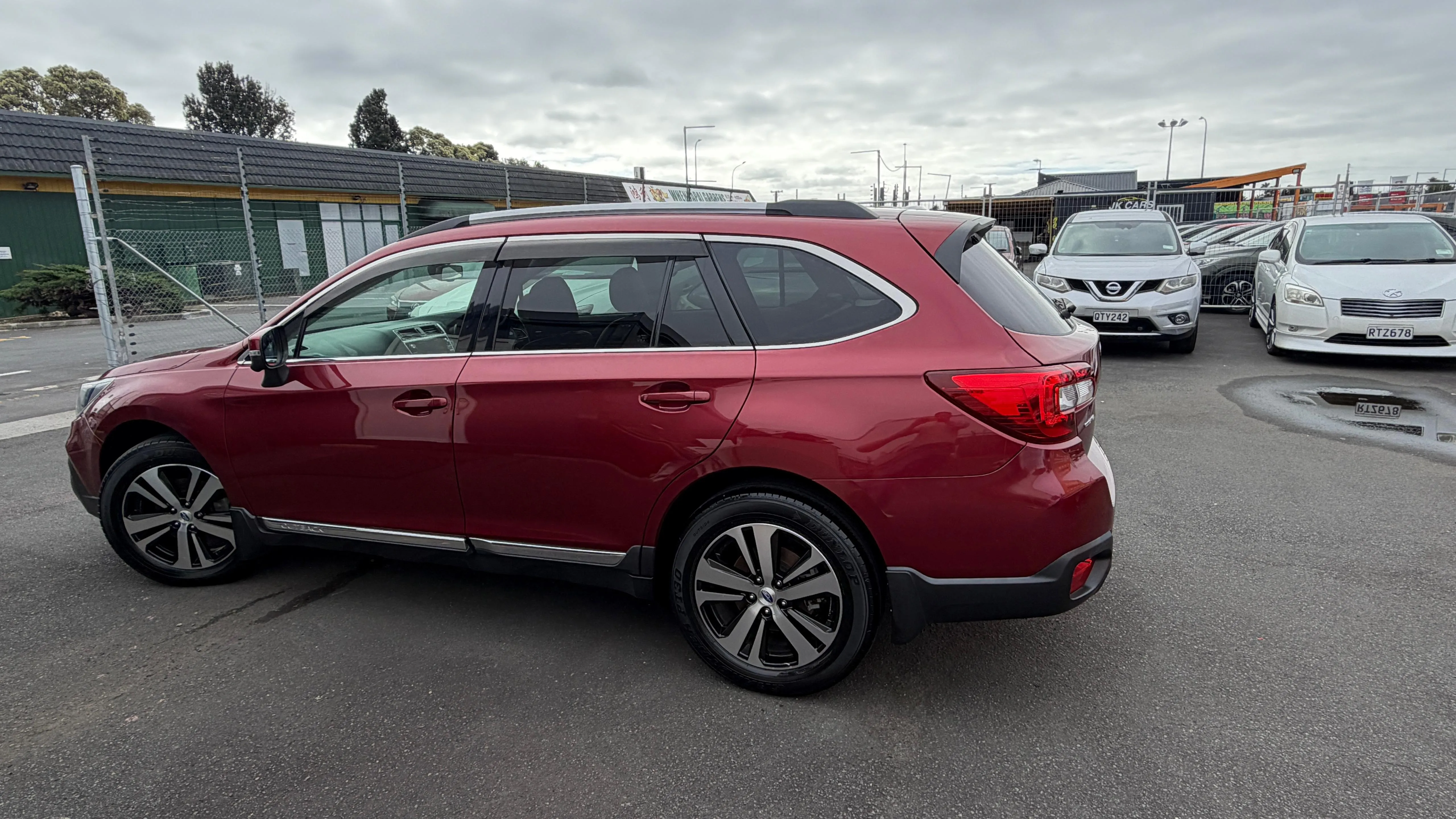 SUBARU OUTBACK AWD 2017