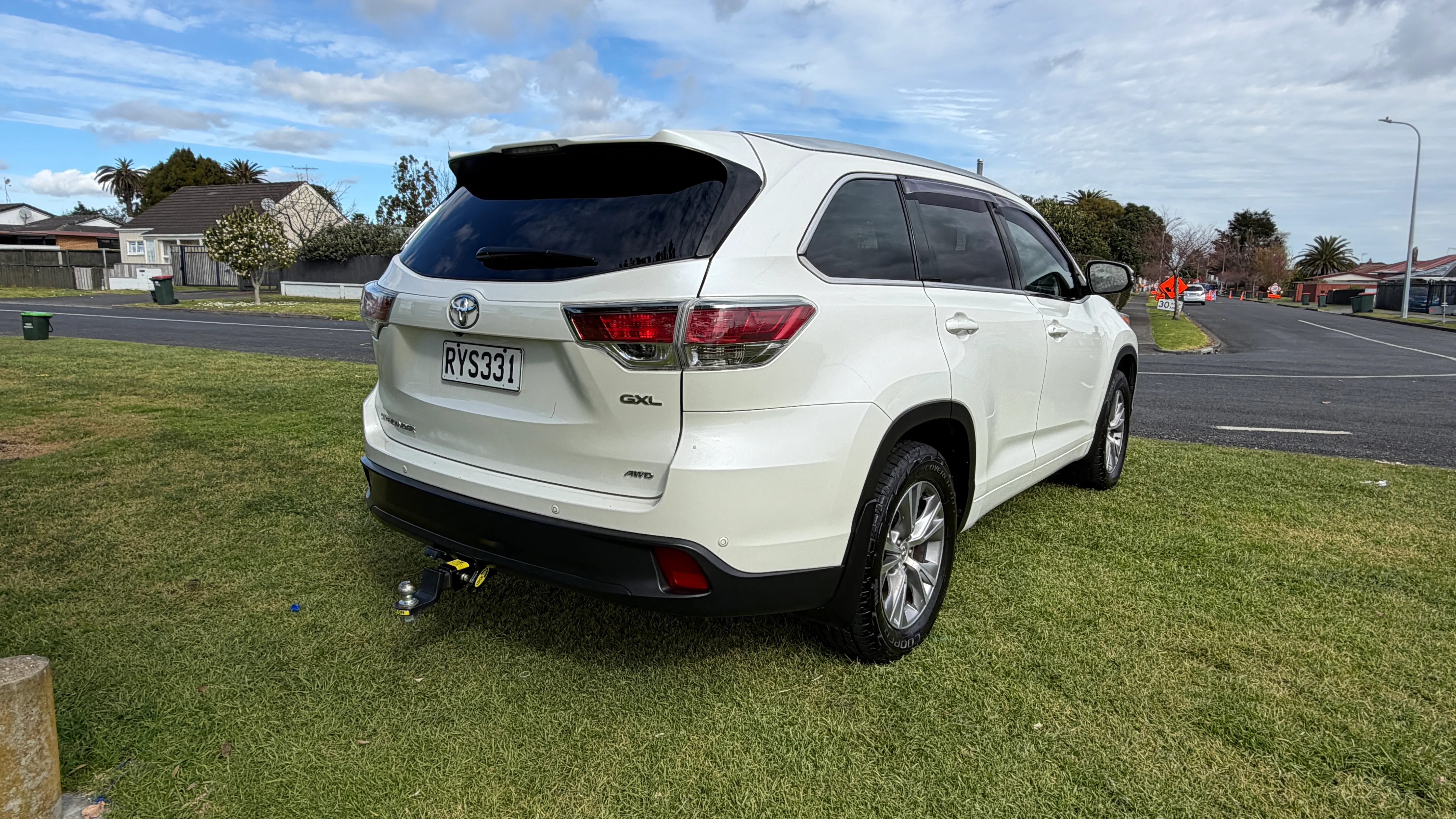 2014 Toyota Highlander GXL Model Carousel 3