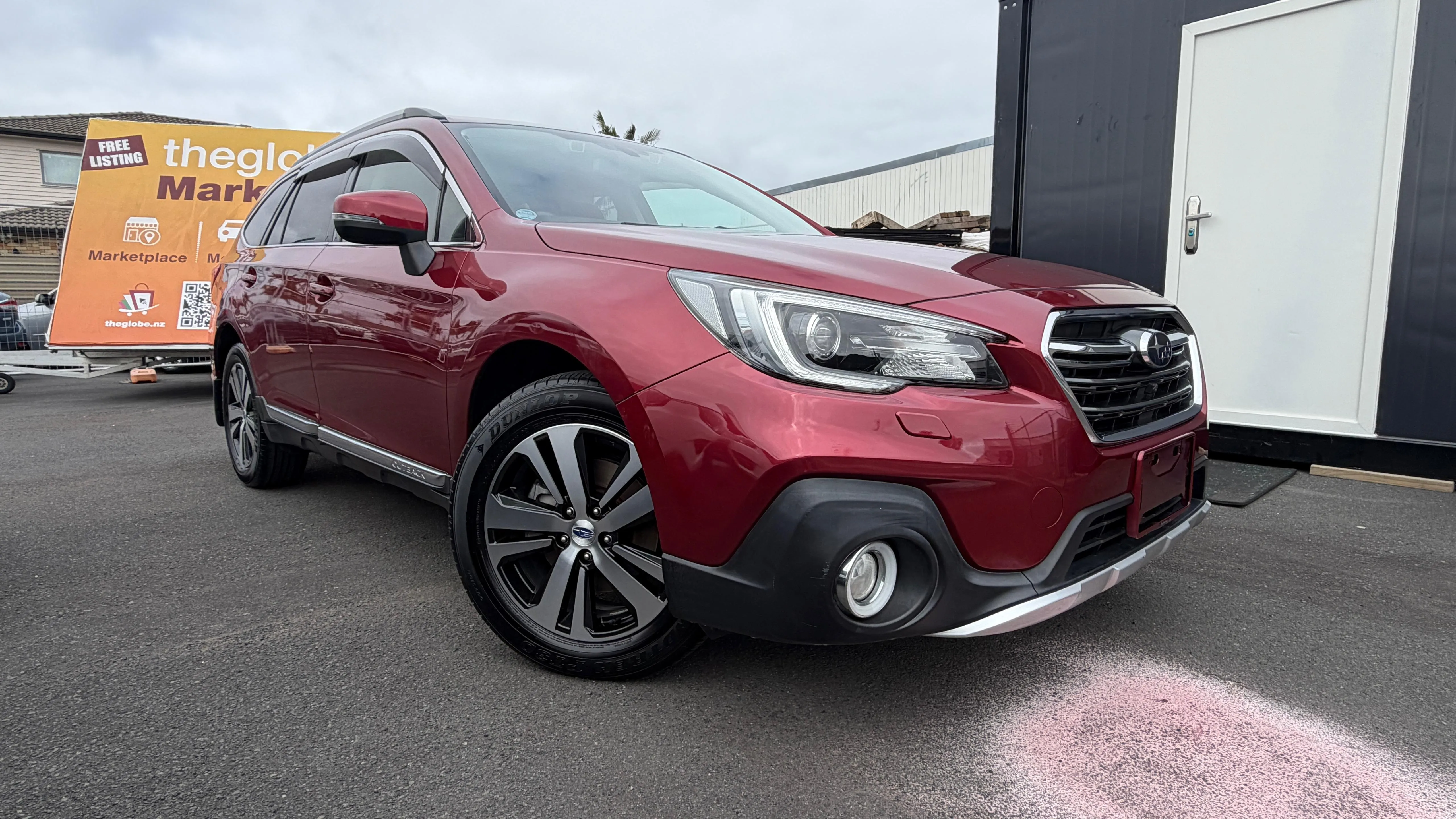 SUBARU OUTBACK AWD 2017 Carousel 4
