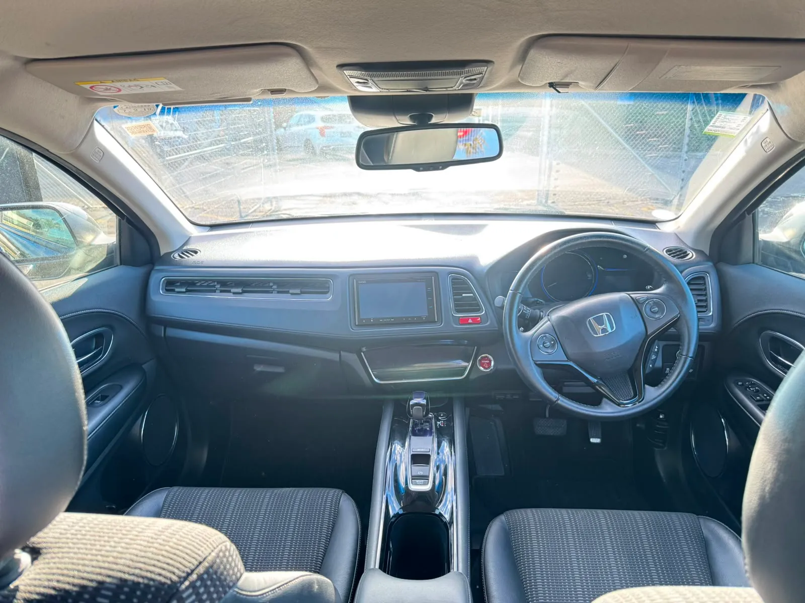 Honda Vezel Z Hybrid 2015 Carousel 2