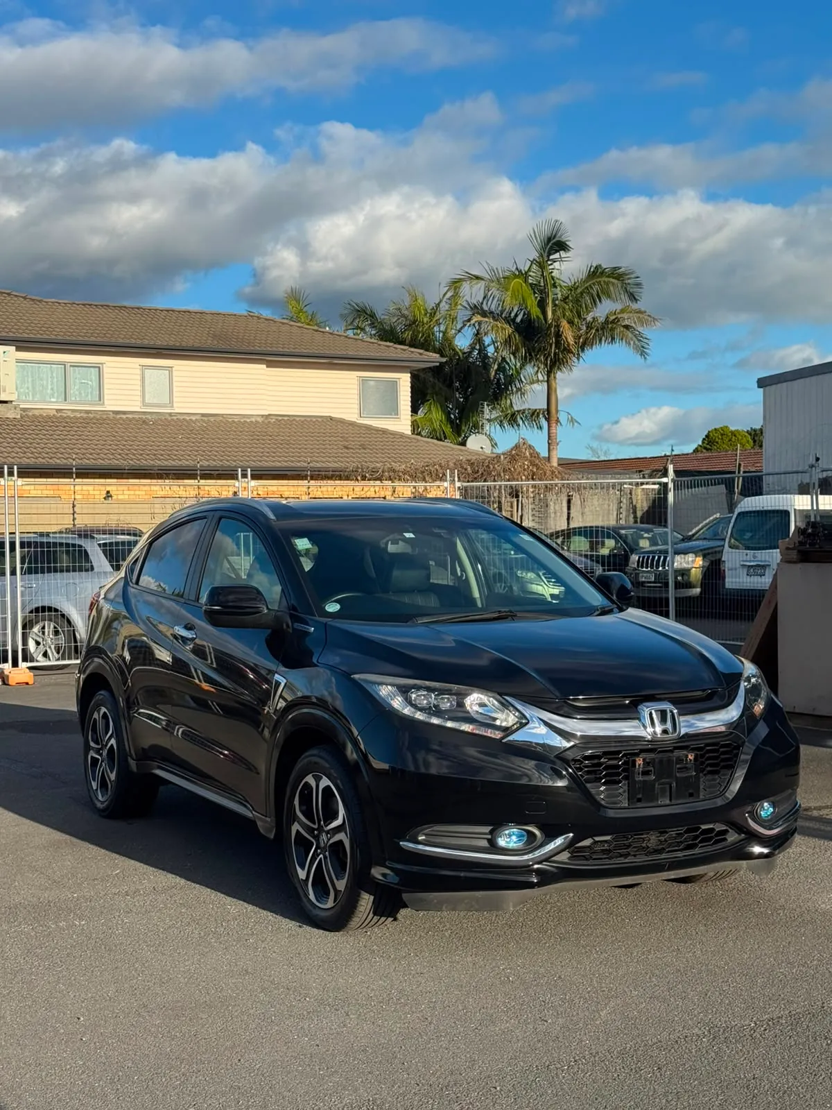 Honda Vezel Z Hybrid 2015 Carousel 10