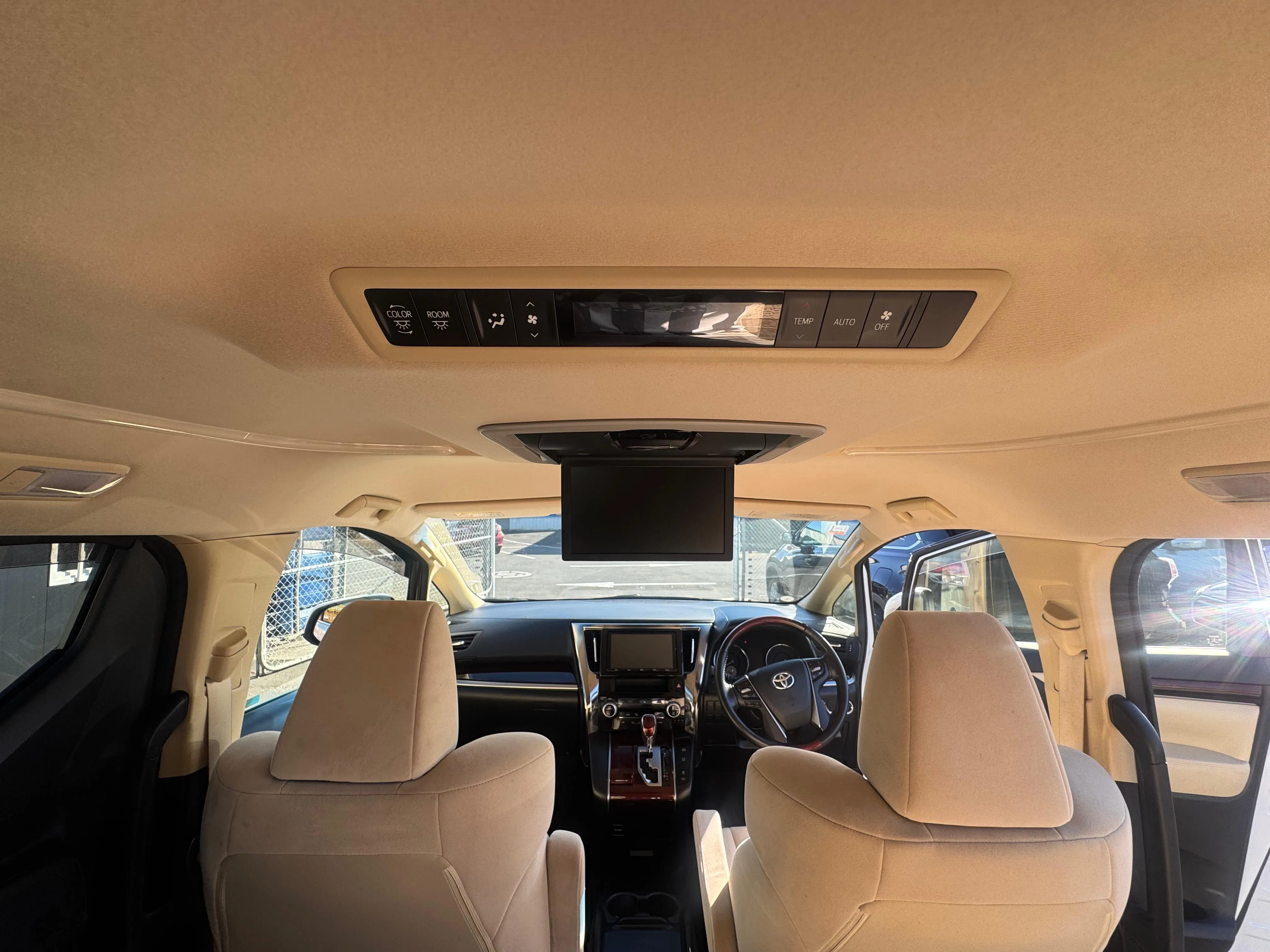 TOYOTA VELLFIRE 2017 Carousel 14