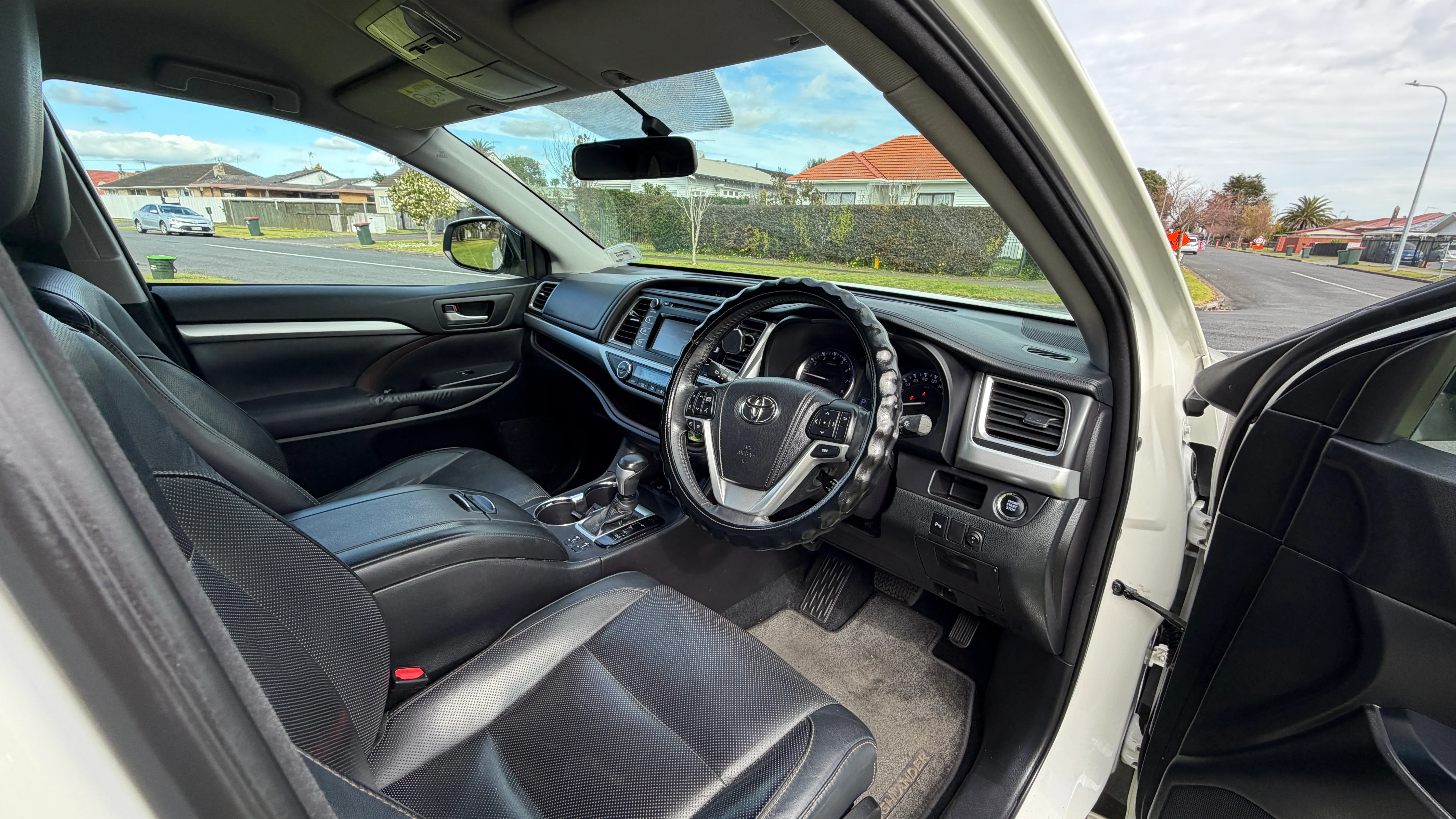 2014 Toyota Highlander GXL Model Carousel 12