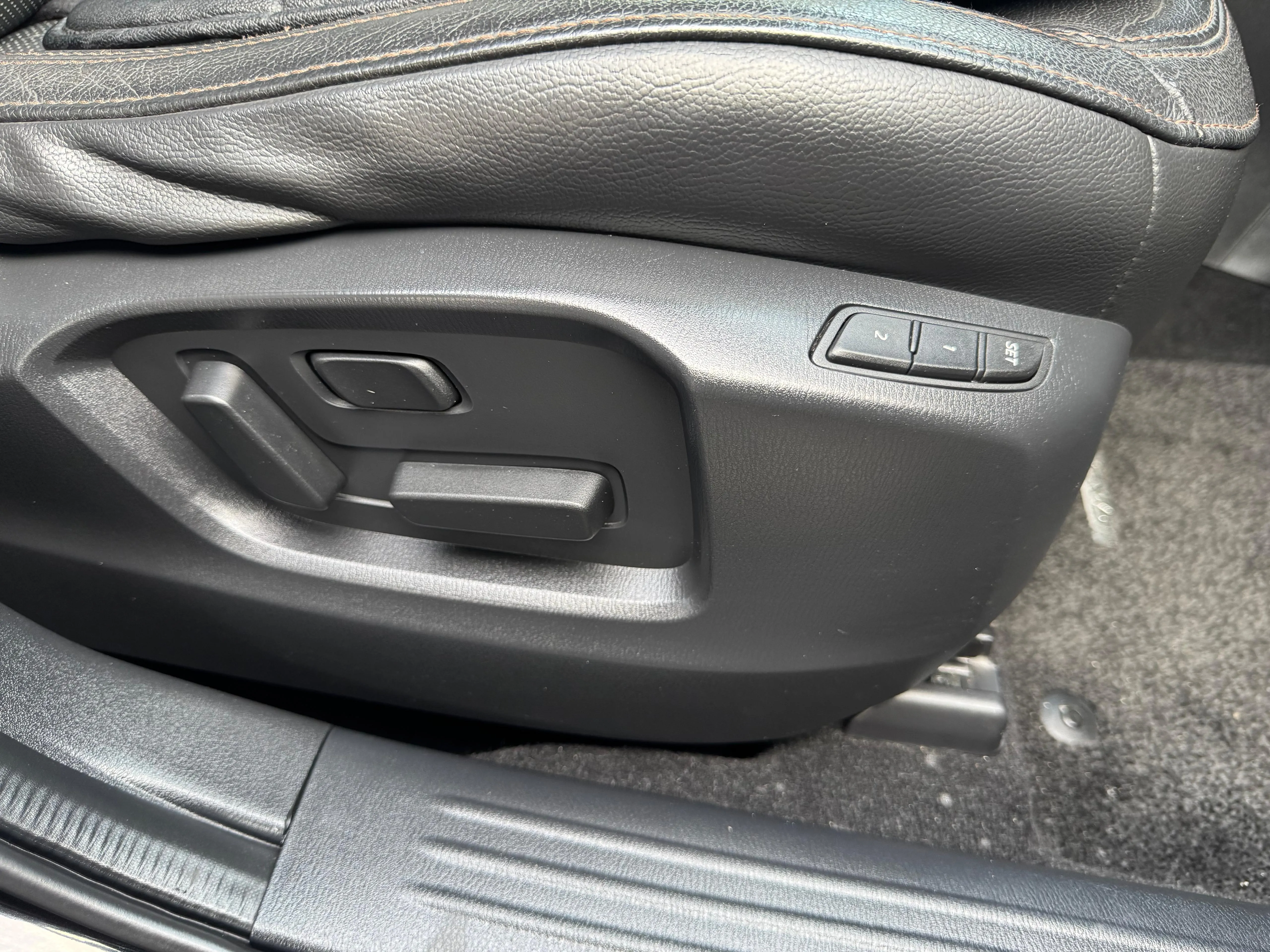 MAZDA CX-5 2.5L 2017 LEATHER Carousel 3
