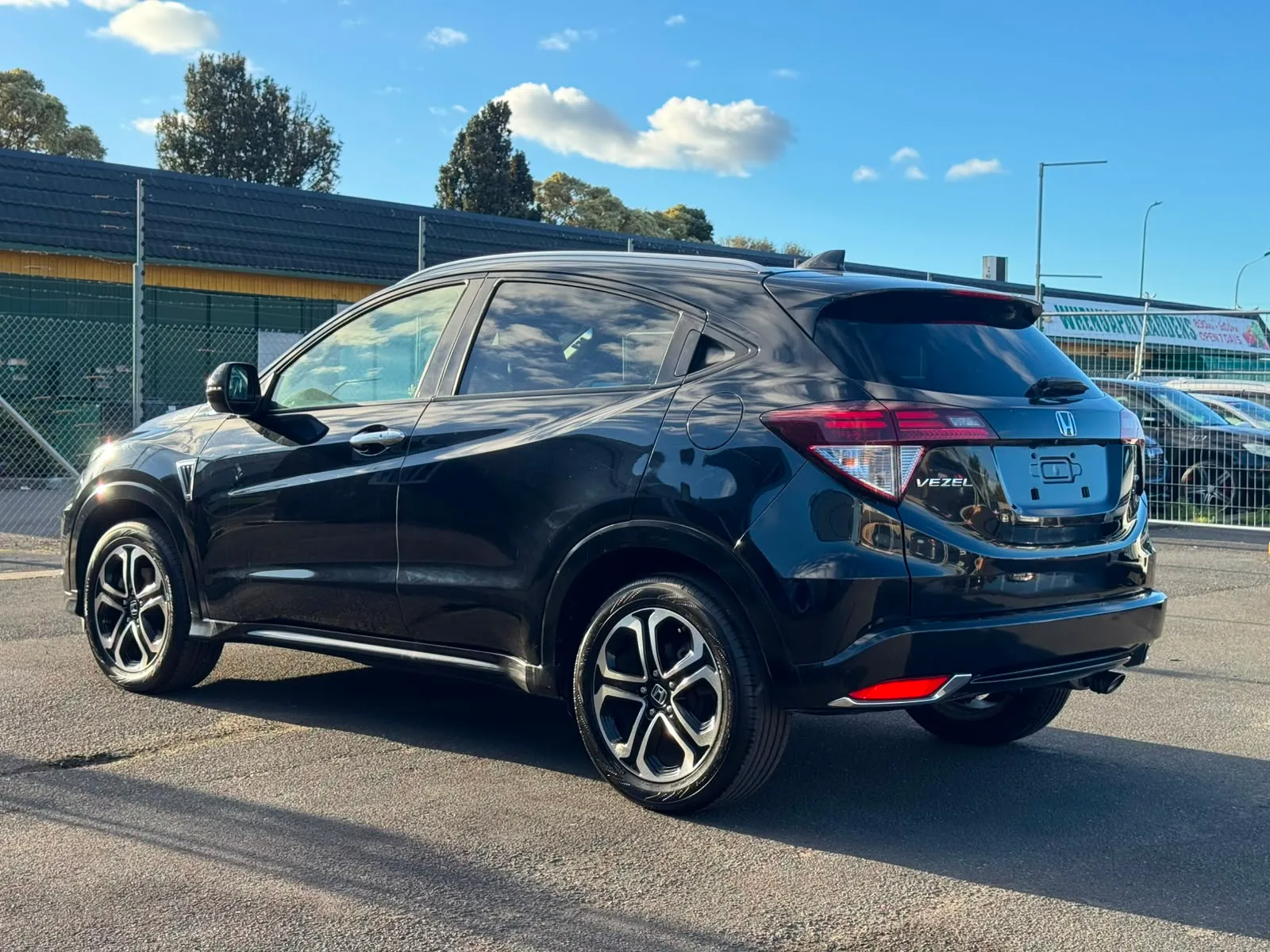 Honda Vezel Z Hybrid 2015 Carousel 7