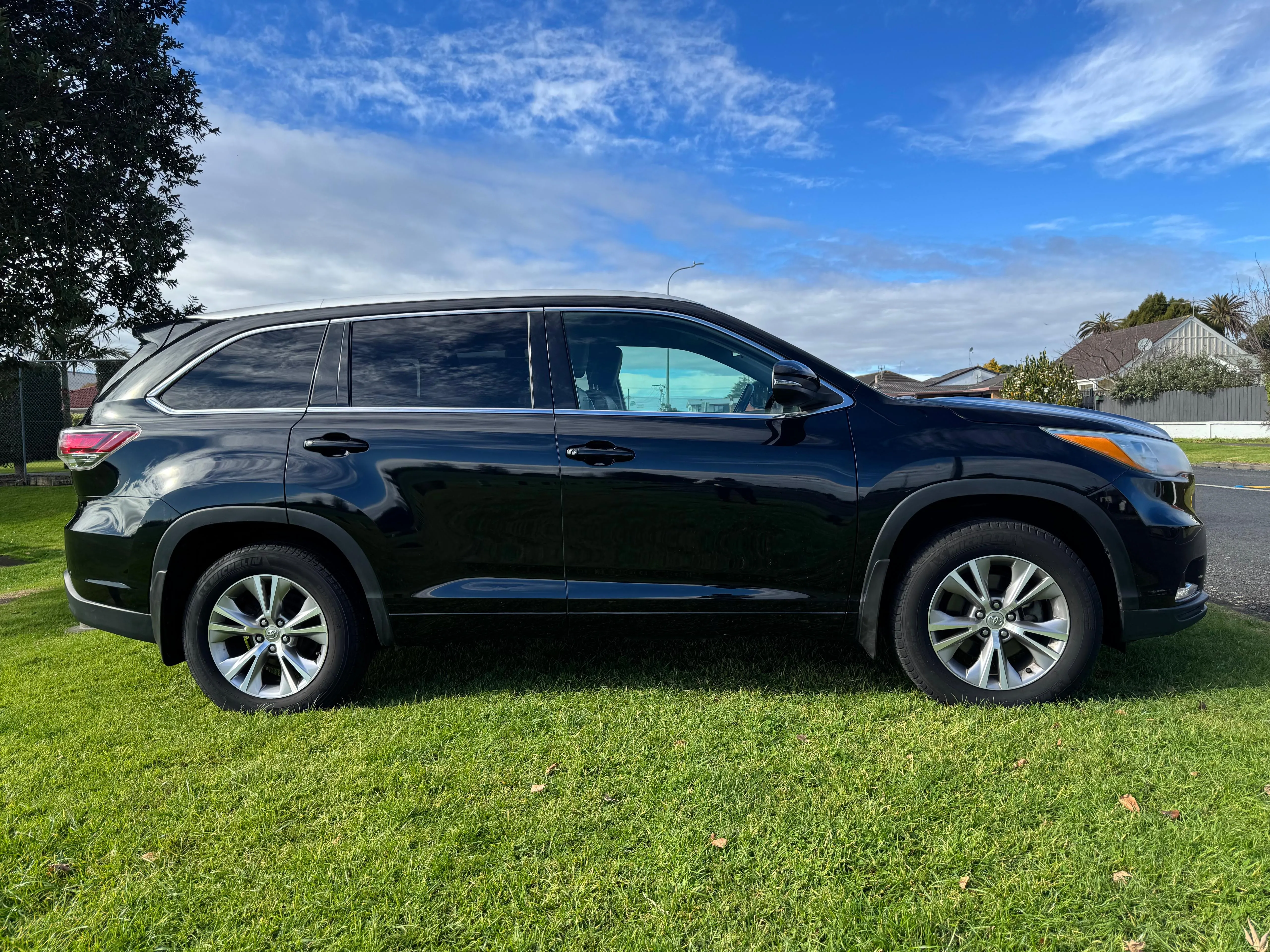 TOYOTA HIGHLANDER GXL 2015 AWD Carousel 1