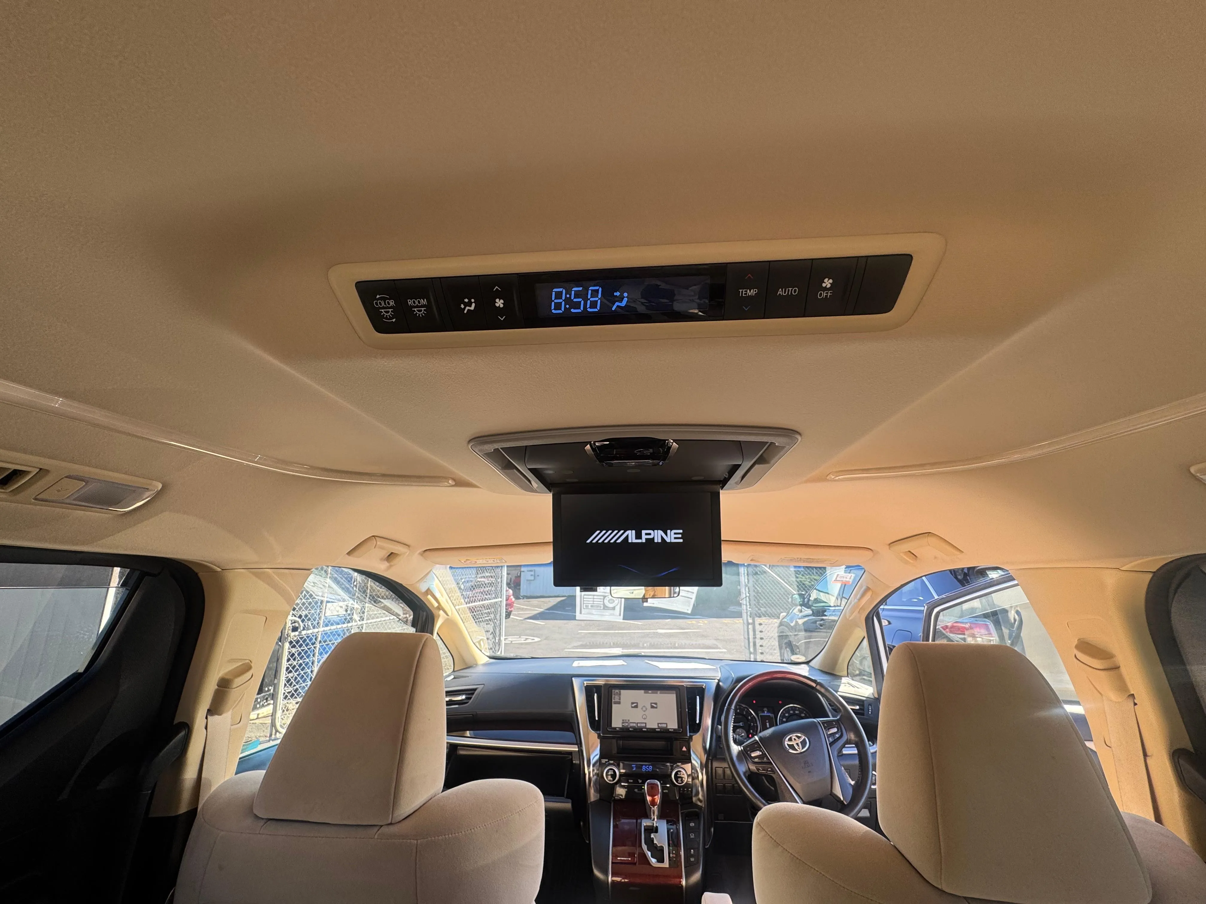 TOYOTA VELLFIRE 2017 Carousel 8