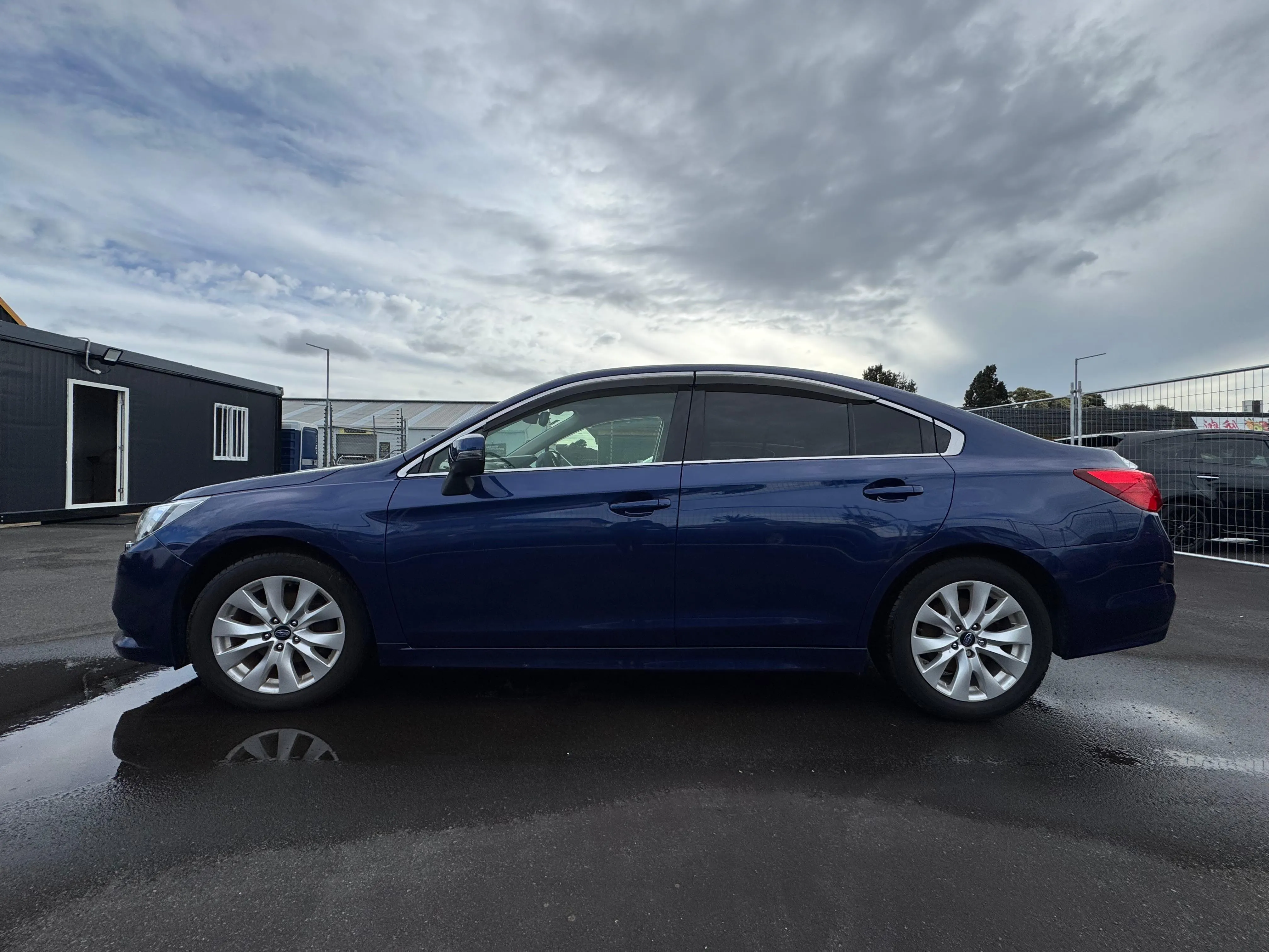 SUBARU LEGACY B4 2015 Carousel 11