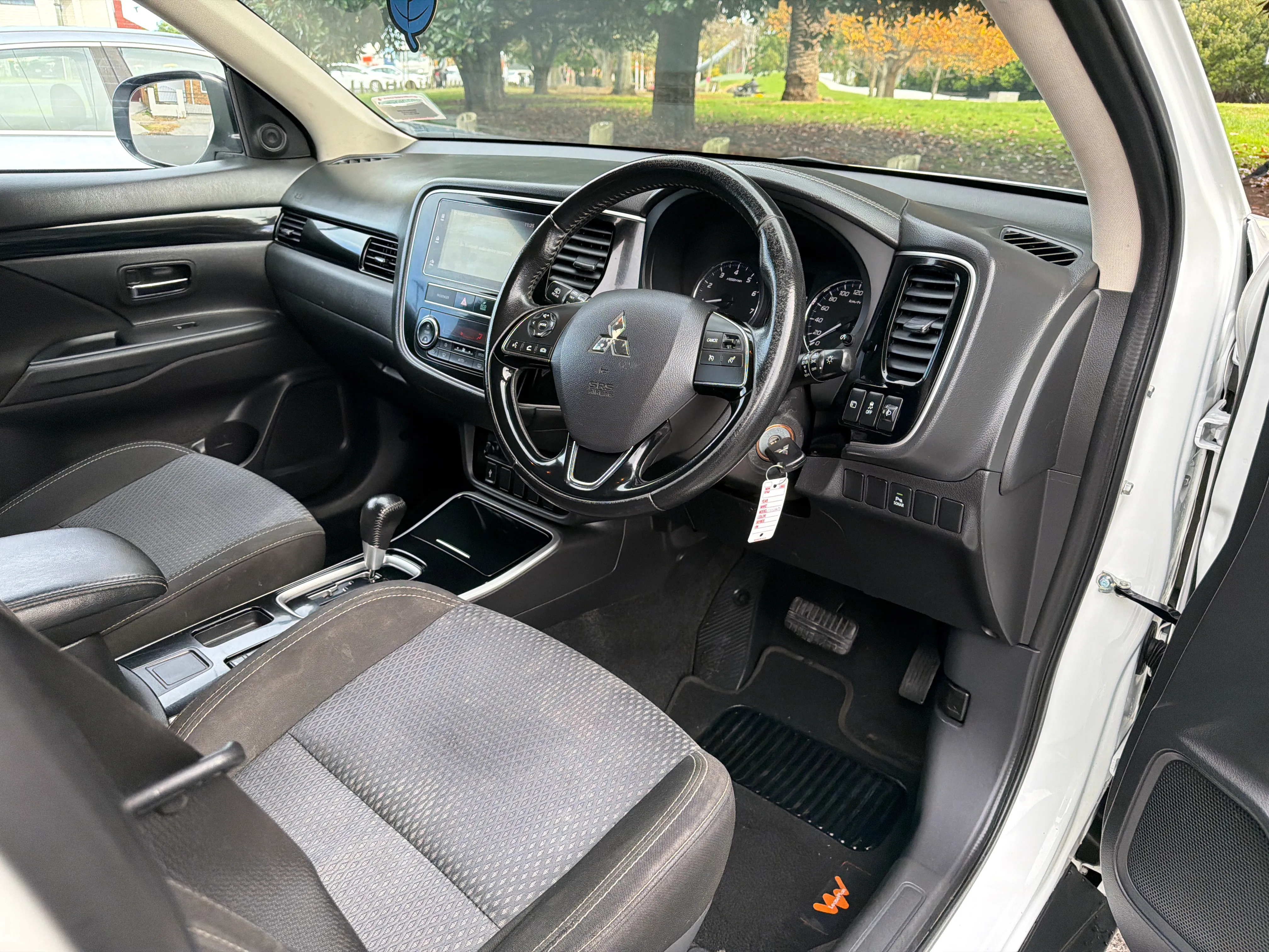 Mitsubishi Outlander 2019/7 Seater  Carousel 7