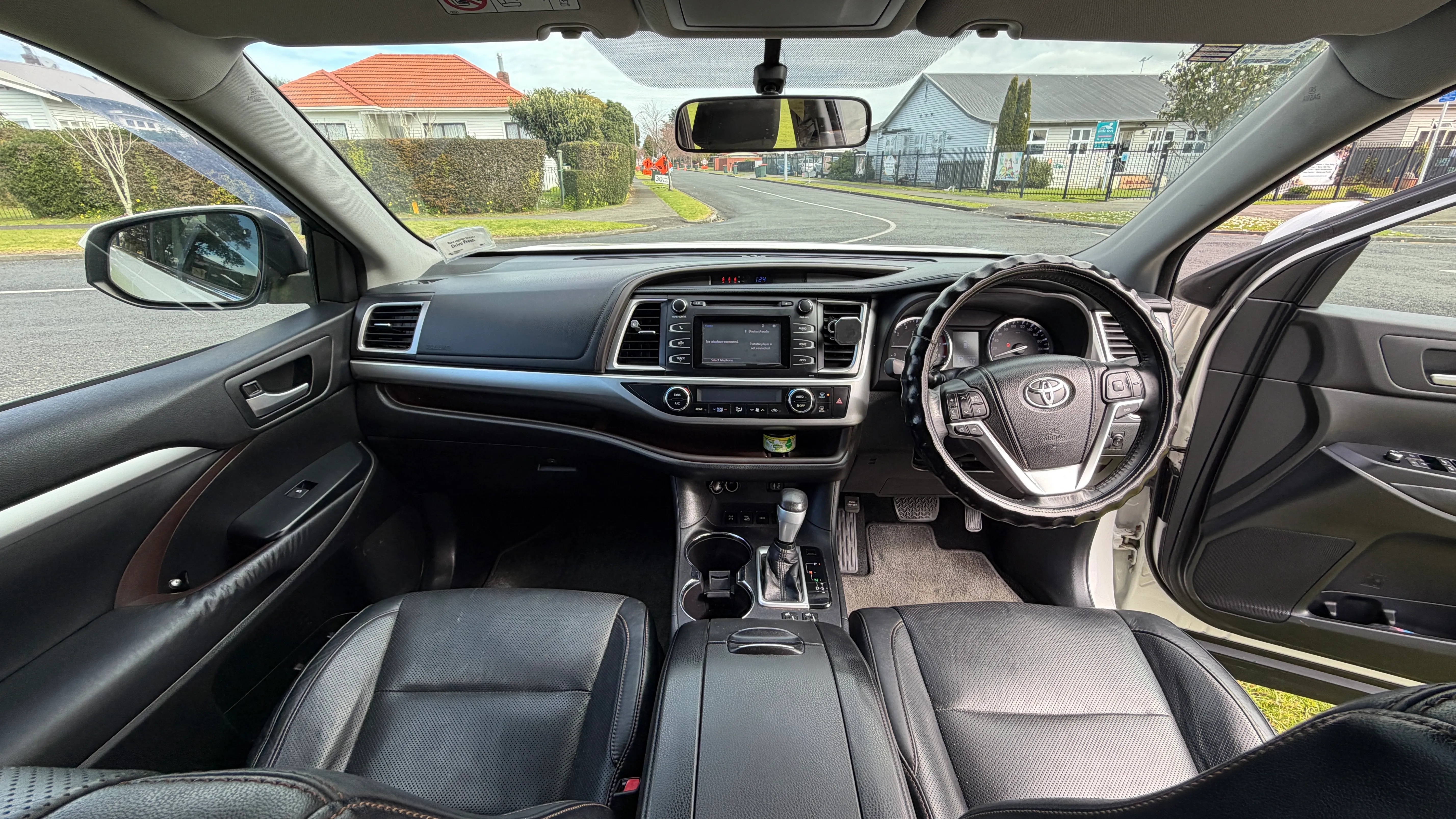 2014 Toyota Highlander GXL Model Carousel 15