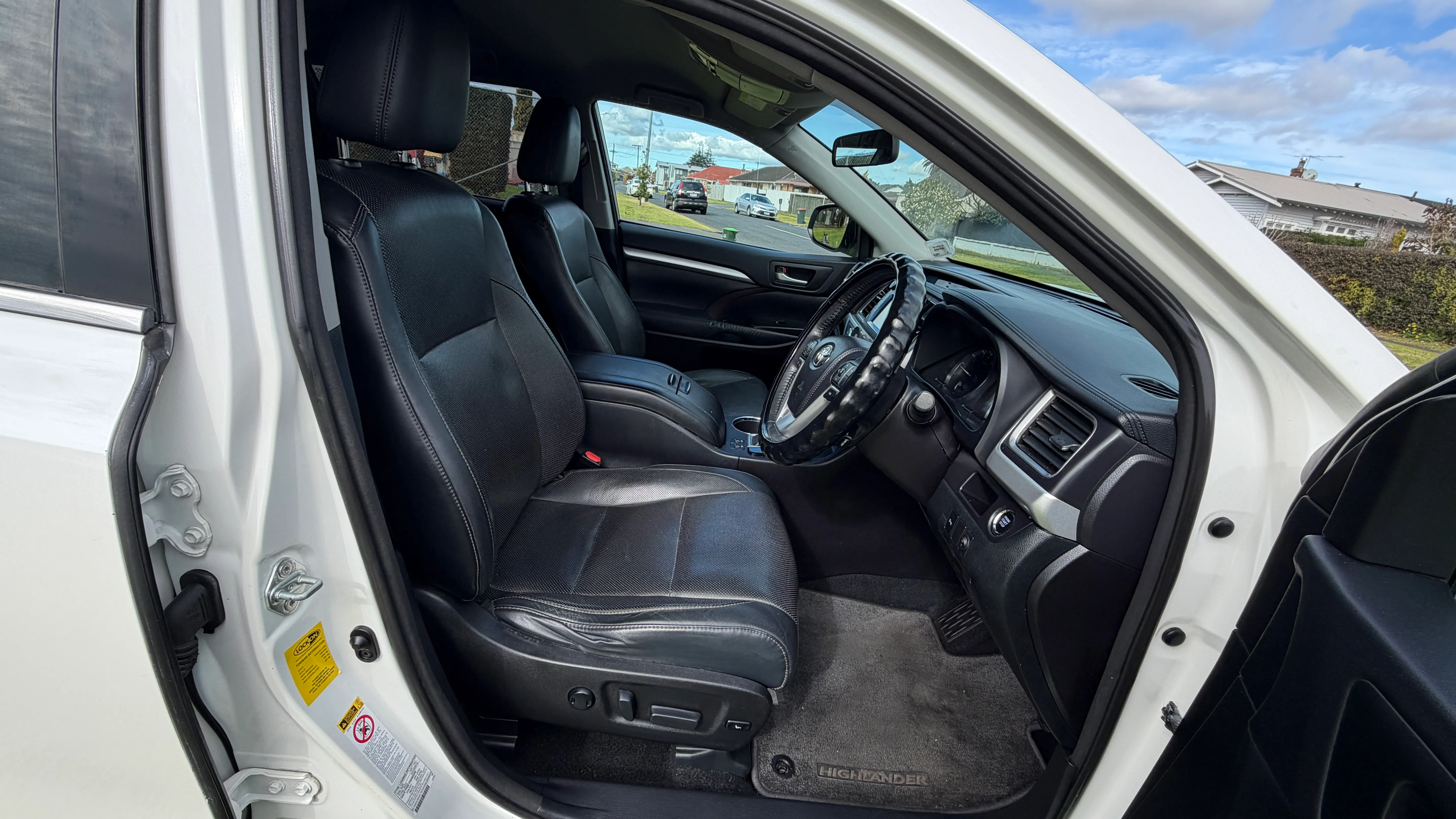 2014 Toyota Highlander GXL Model Carousel 11