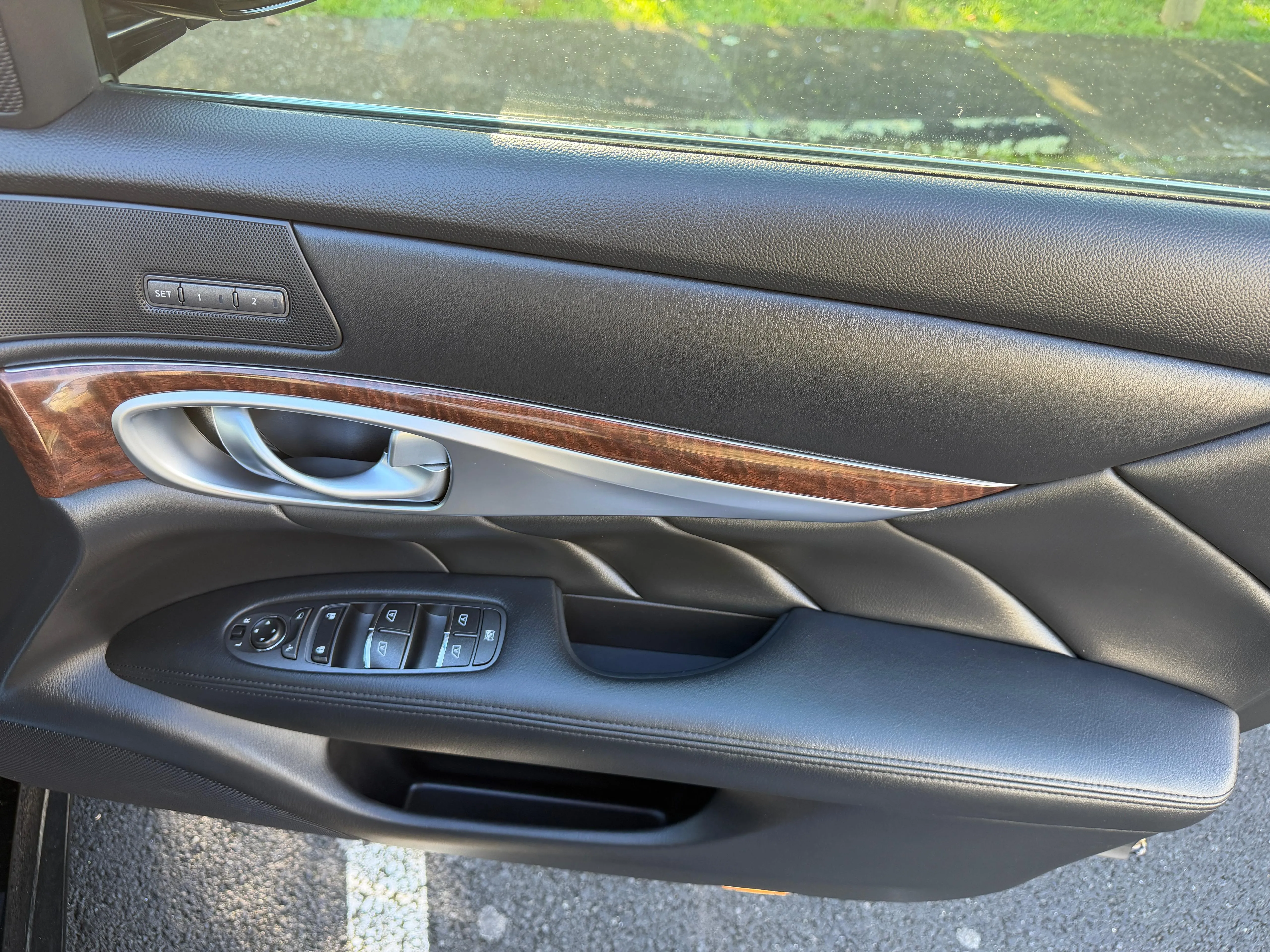 NISSAN FUGA HYBRID V6 Carousel 12