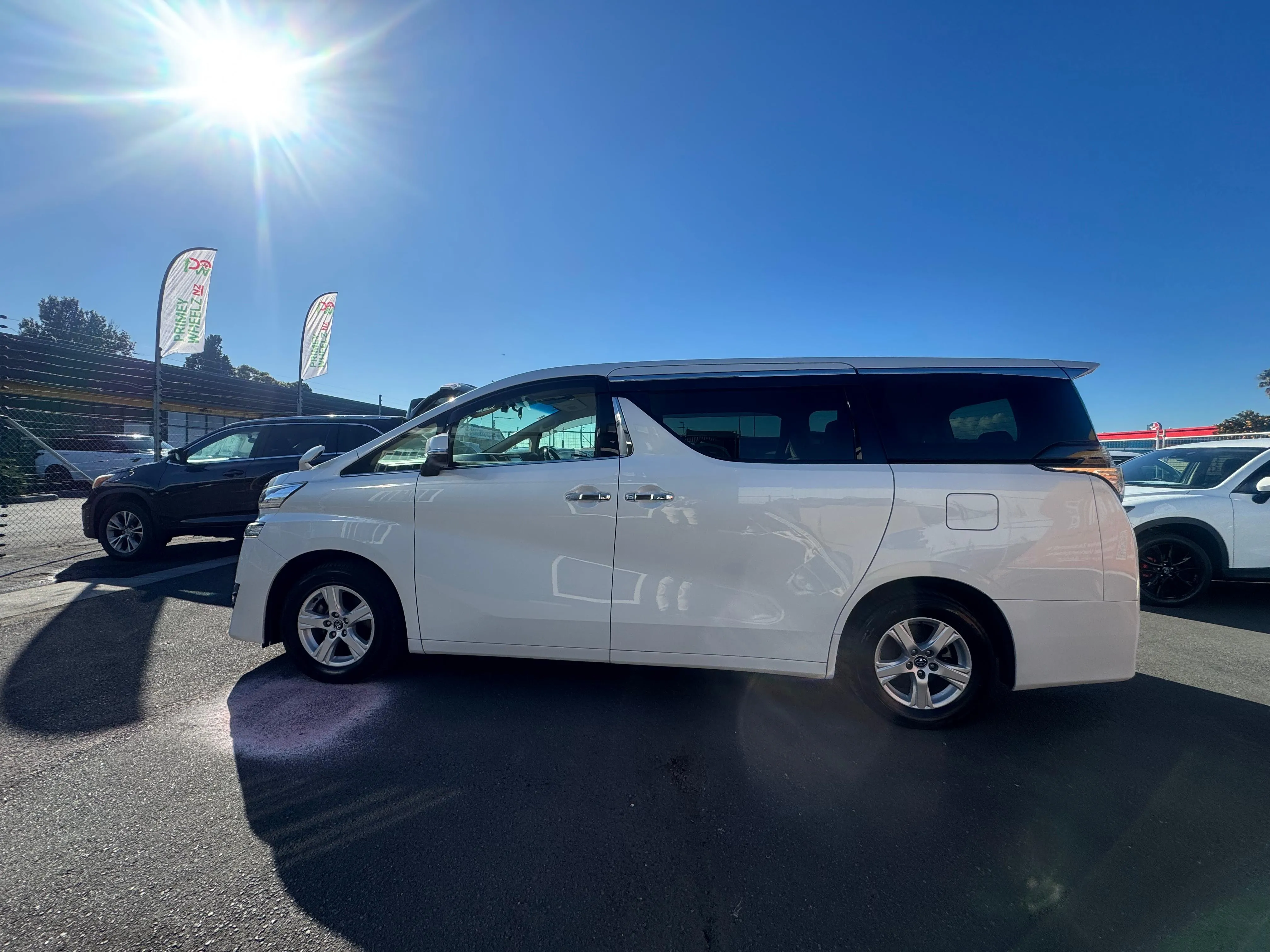TOYOTA VELLFIRE 2017 Carousel 4
