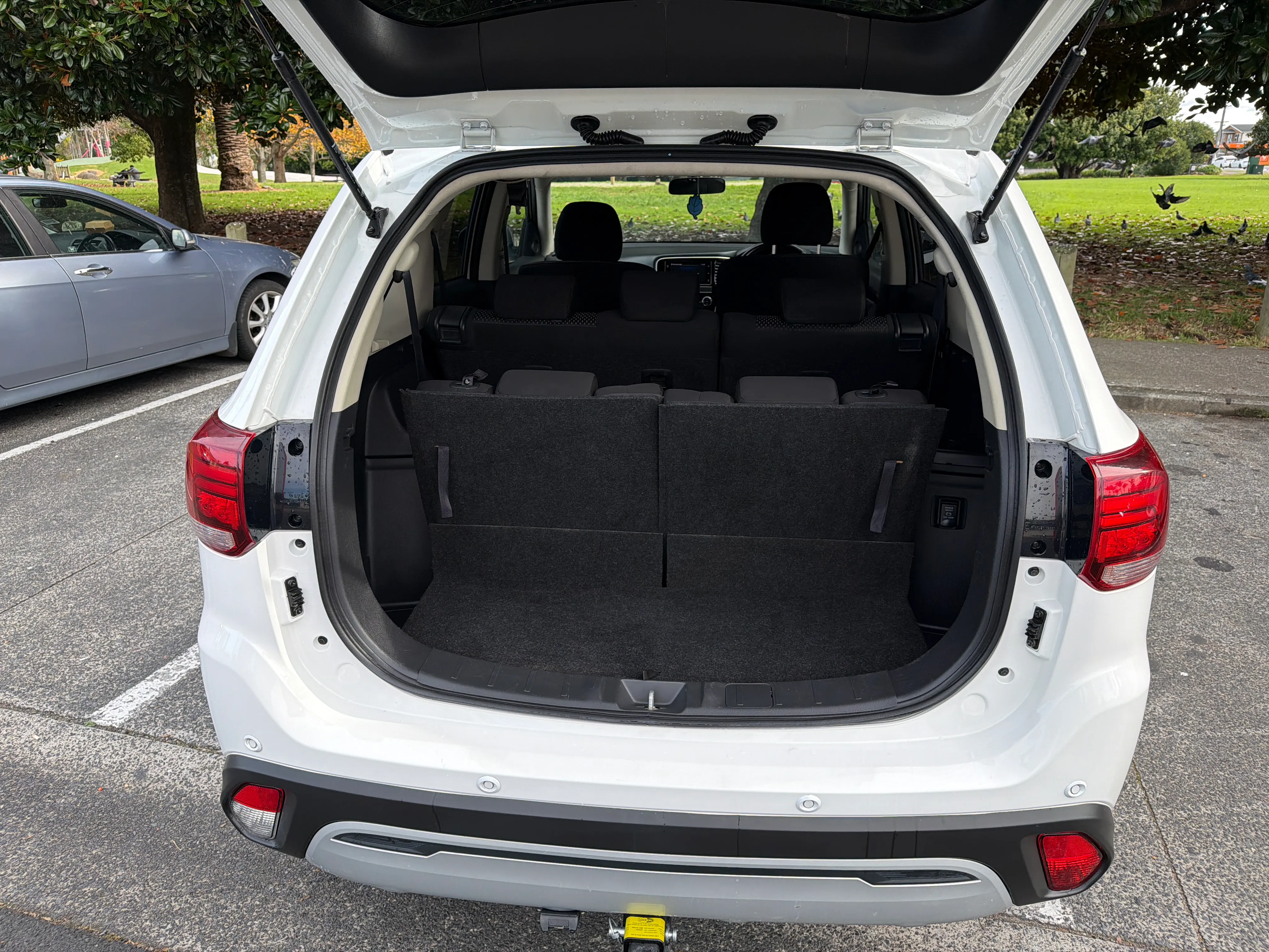 Mitsubishi Outlander 2019/7 Seater  Carousel 12