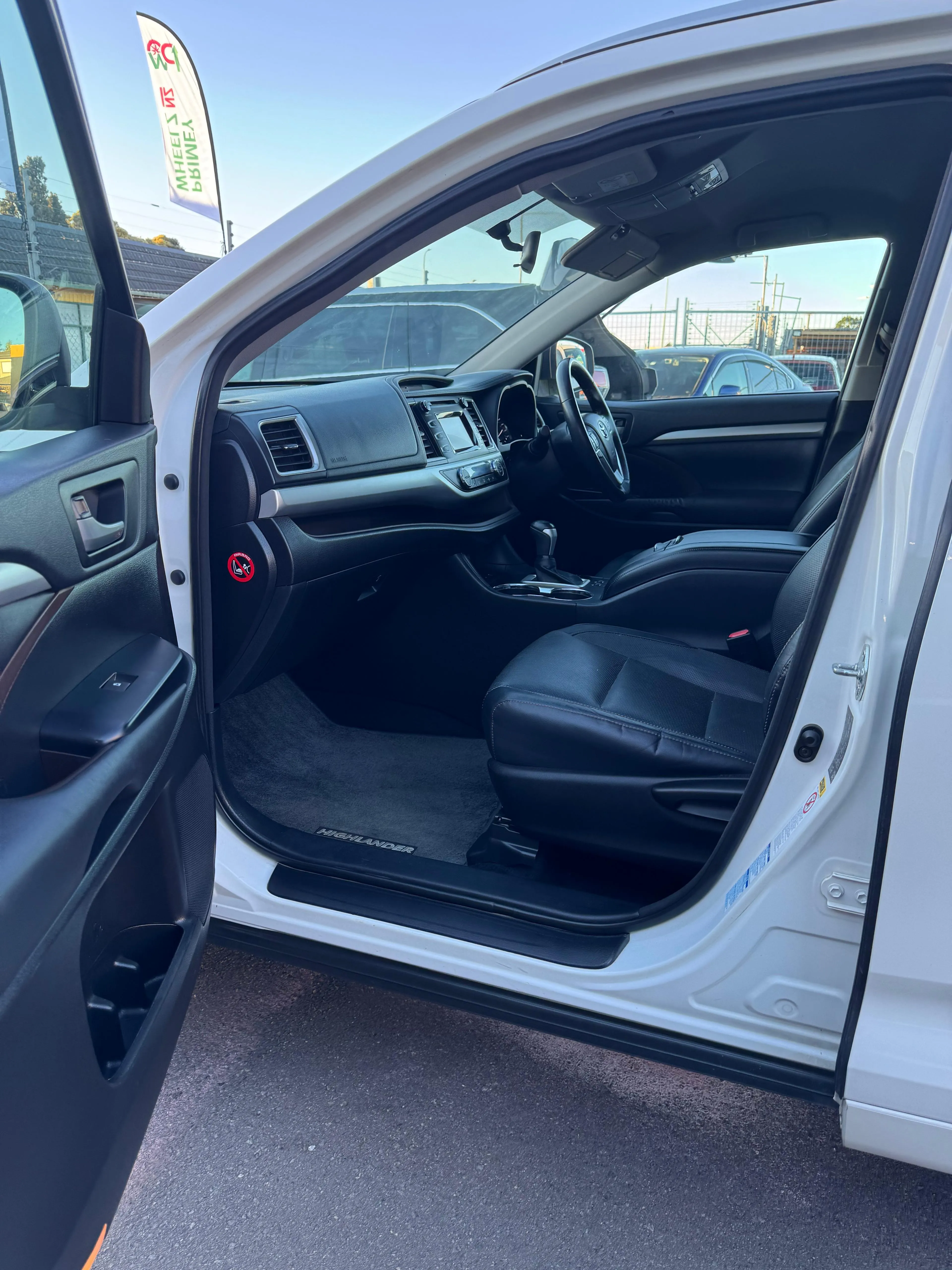 TOYOTA HIGHLANDER GXL AWD Carousel 8