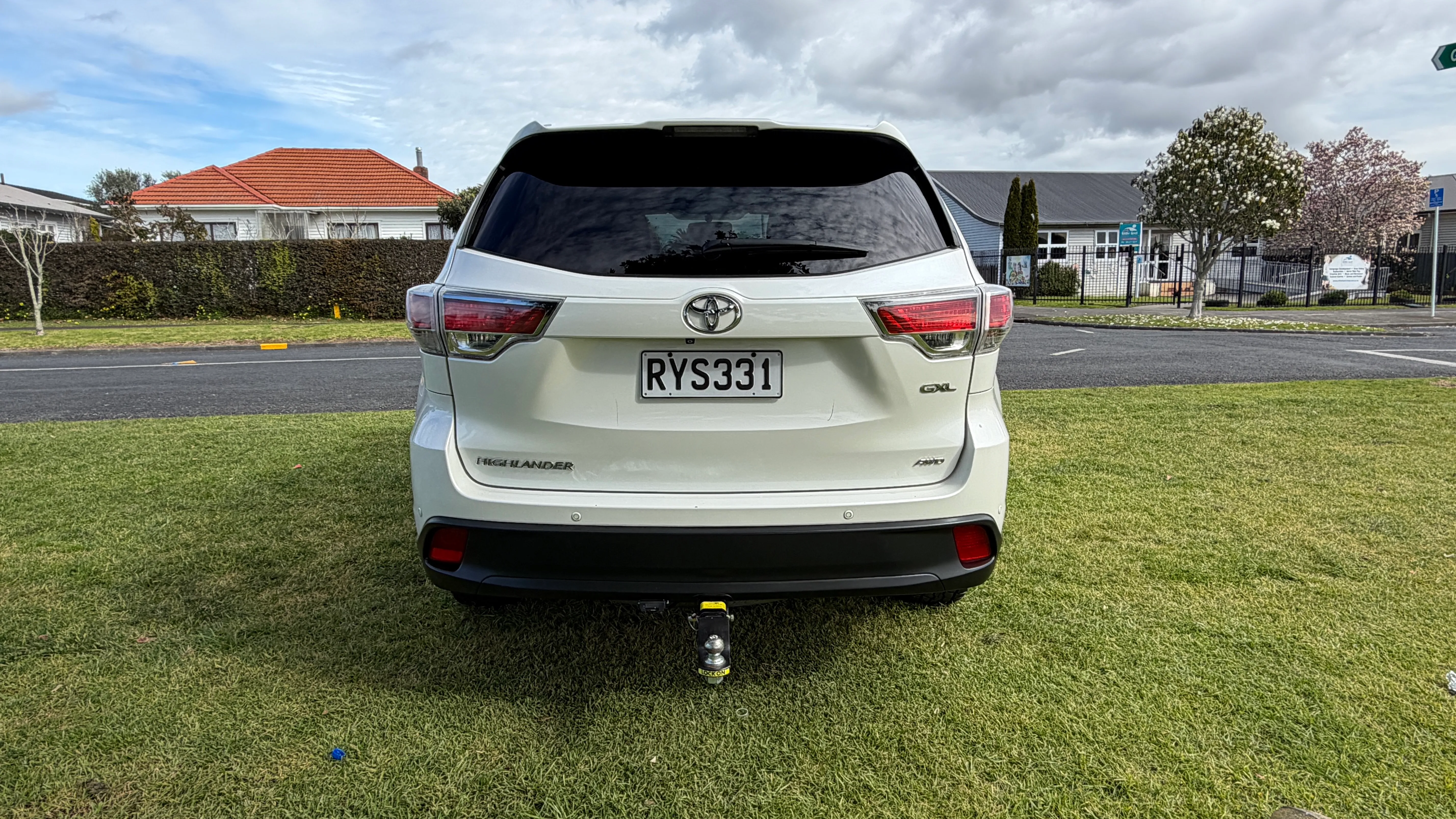 2014 Toyota Highlander GXL Model Carousel 2
