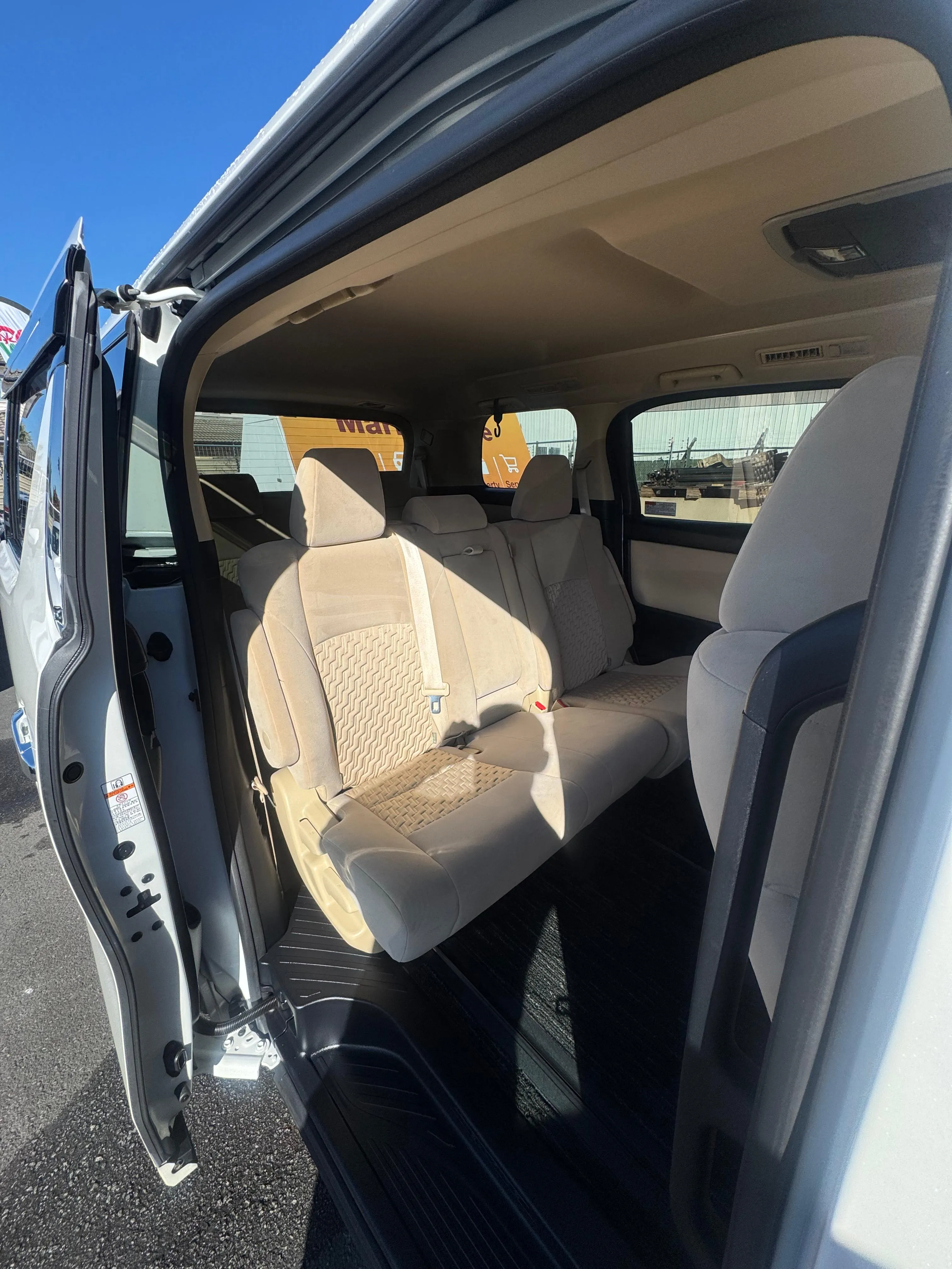 TOYOTA VELLFIRE 2017 Carousel 11